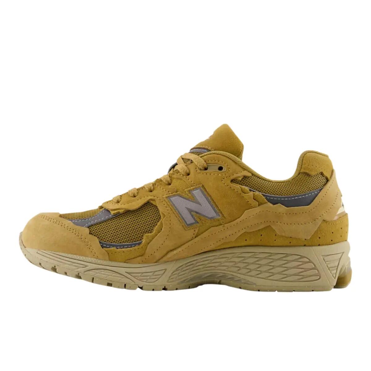 New Balance 2002R Gore-Tex Protection Pack Stucco 2/6