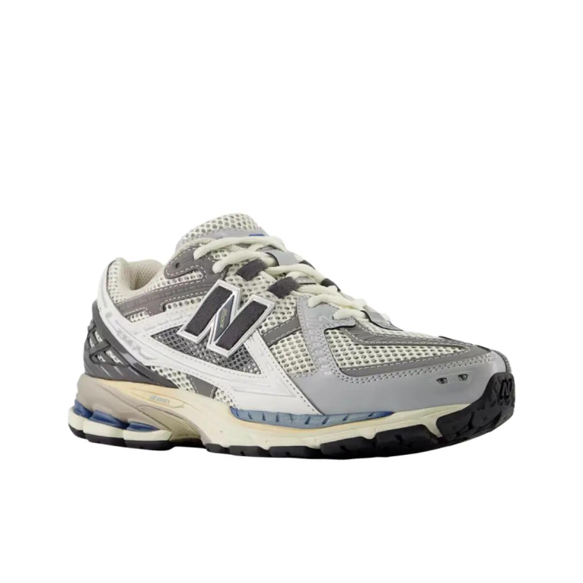 Chaussures New Balance 1906 Utility Grises 4/4
