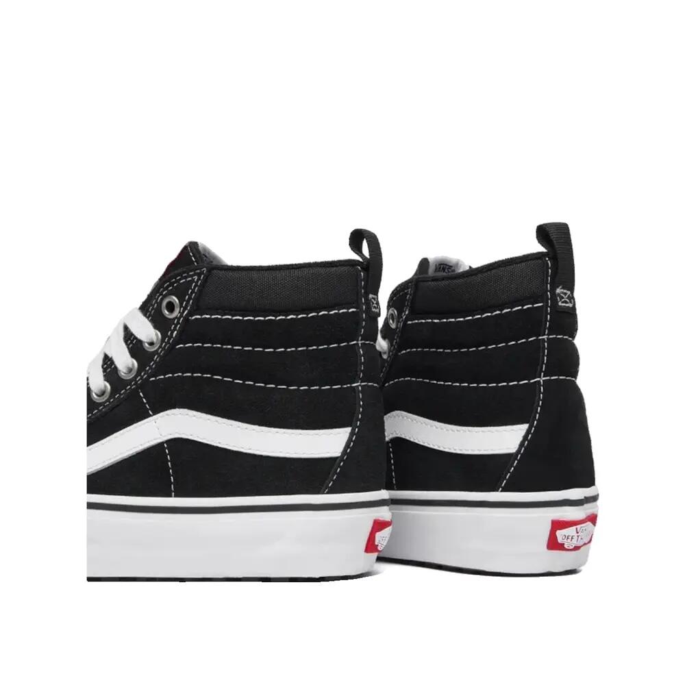 Chaussures pour hommes Vans Sk8 hi isolées en noir 7/8