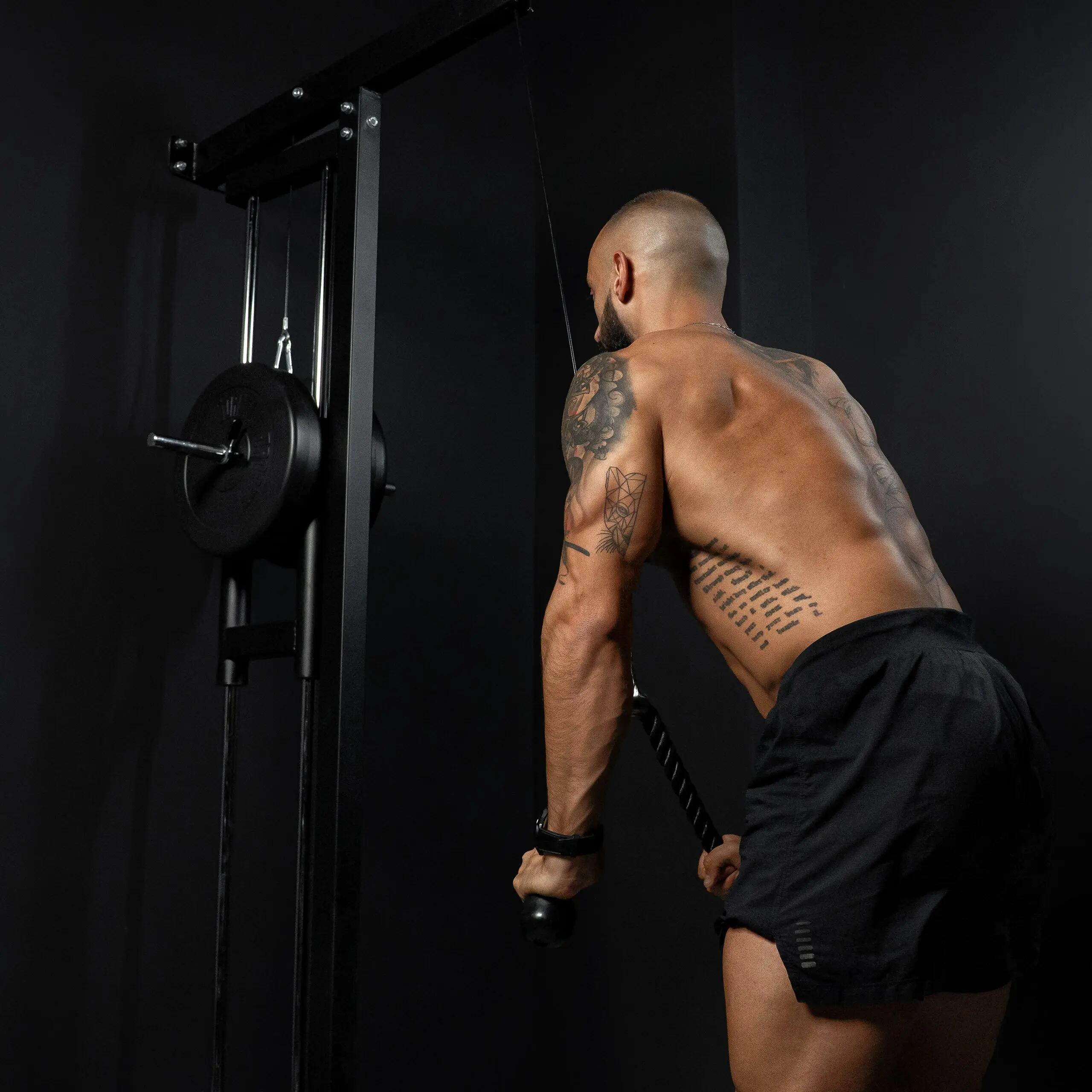 Lat-pulldown cu montare pe perete 8/9