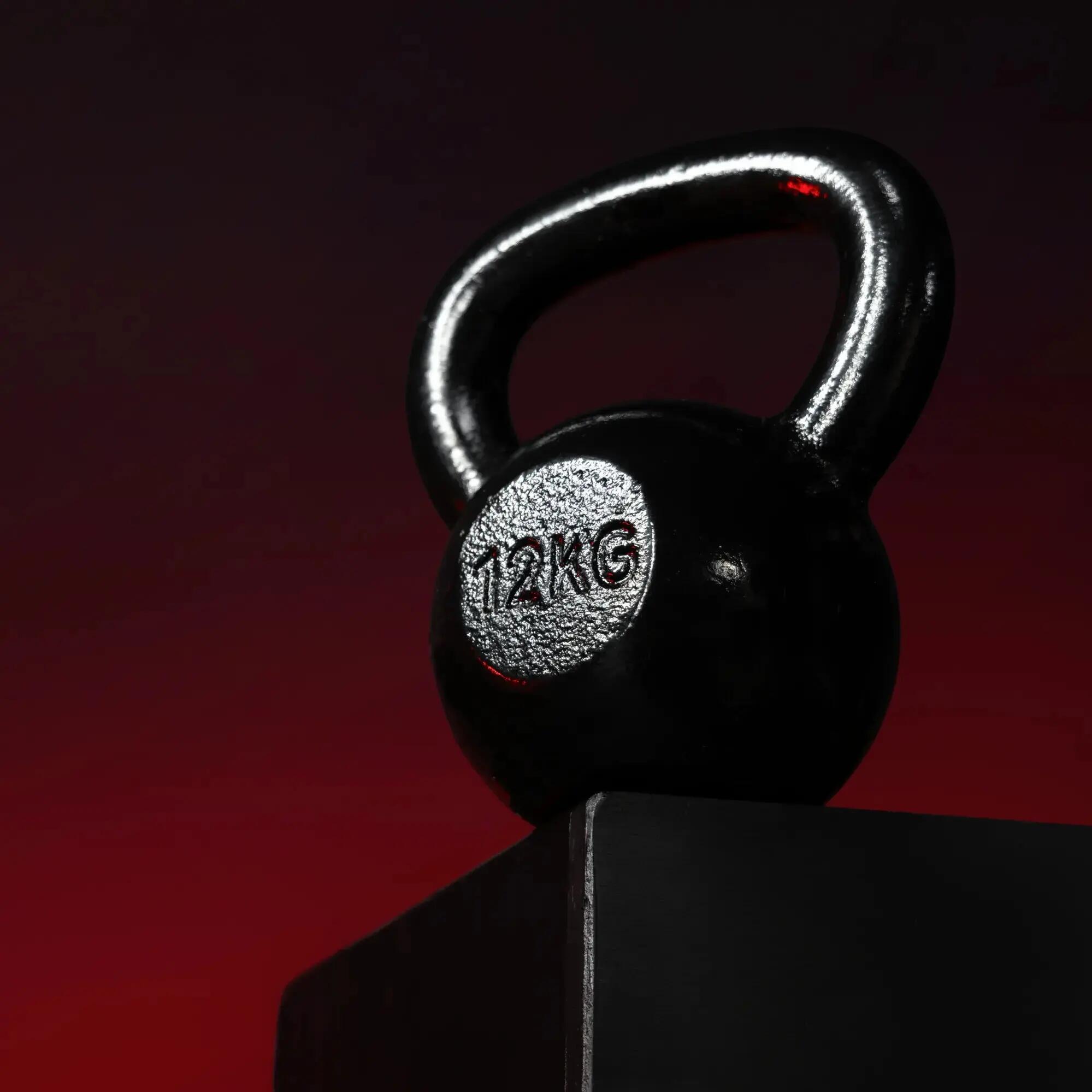 - Kettlebell - 8 kg - Gietijzer Zwart - Extra Stabiel 6/7