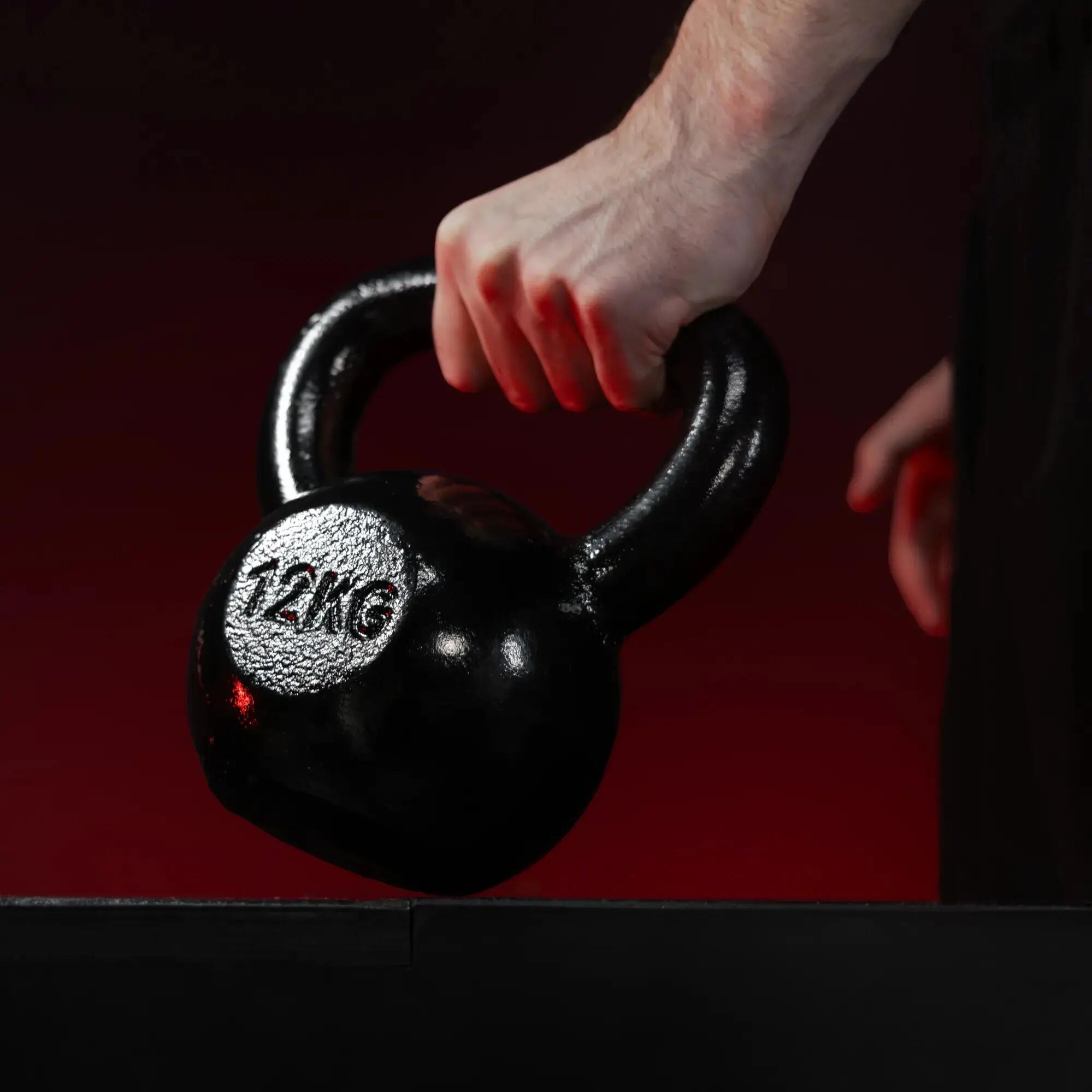 - Kettlebell - 8 kg - Gietijzer Zwart - Extra Stabiel 5/7