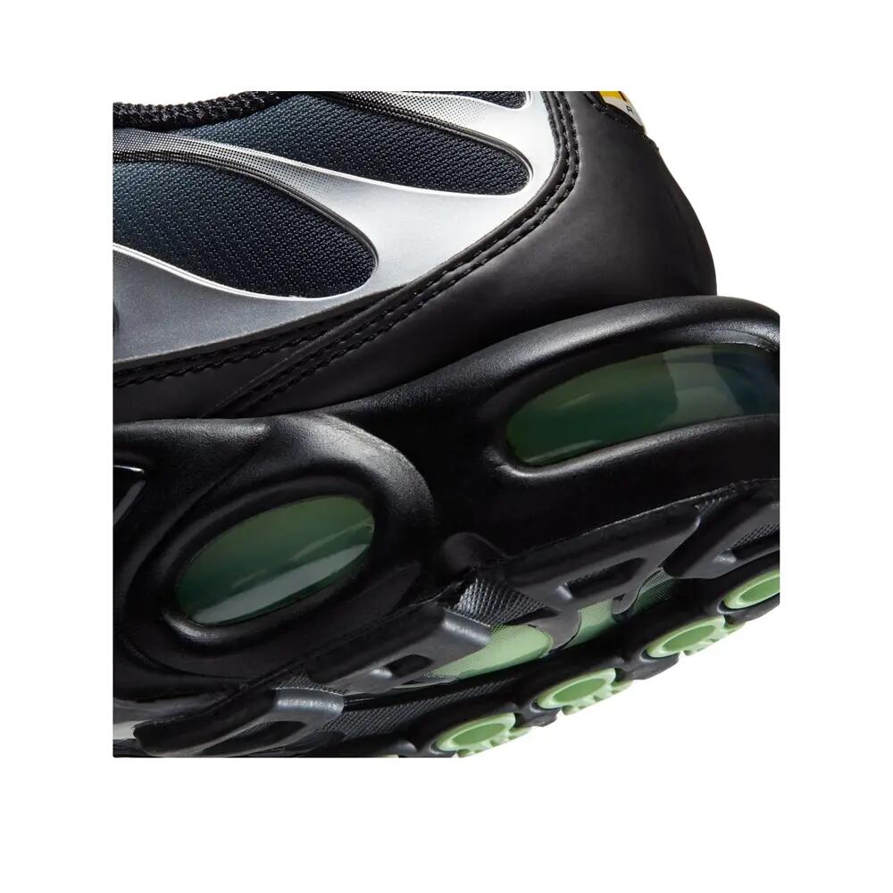 Nike Air Max Plus Black Particle Grey Vapour Green 7/8