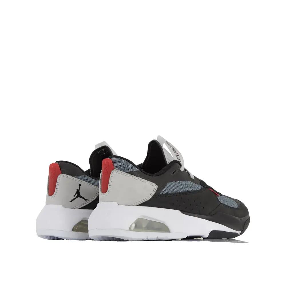 Zapatillas Nike Jordan Air 200E Negro/Rojo Universitario/Gris Humo/Blanco 4/6