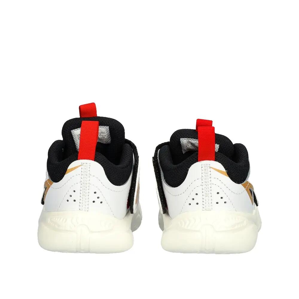 Nike Team Hustle D 11 Shoes White/Black/Metallic Gold/University Red 5/5