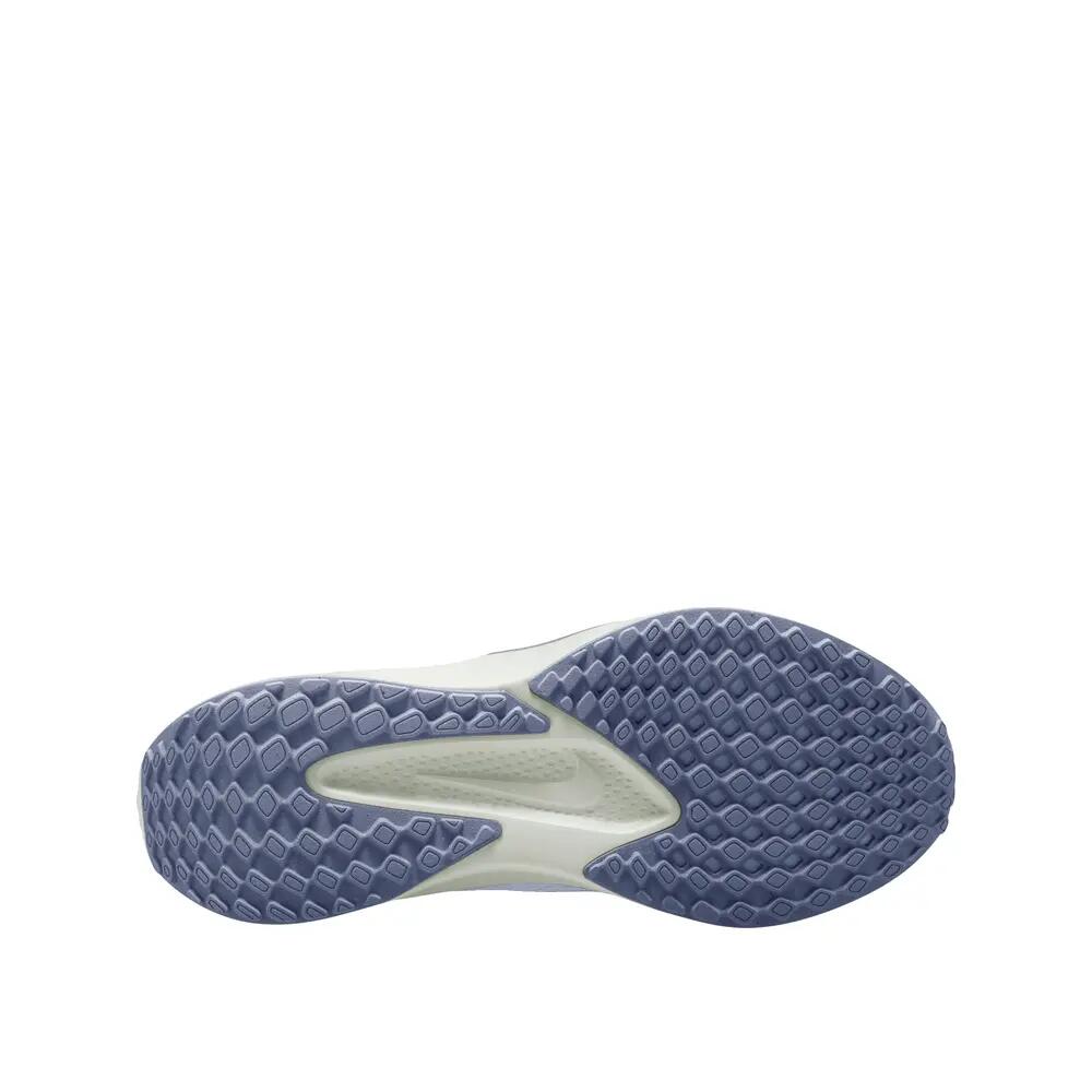 Sapatos de corrida Nike Quest 6 Cinza futebol/Prata metálico 3/4