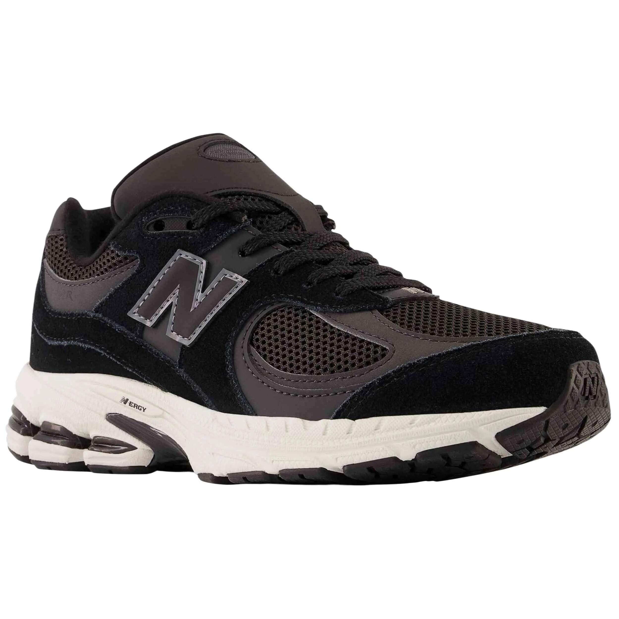 Baskets New Balance modèle GC2002BK pour unisexe 3/4