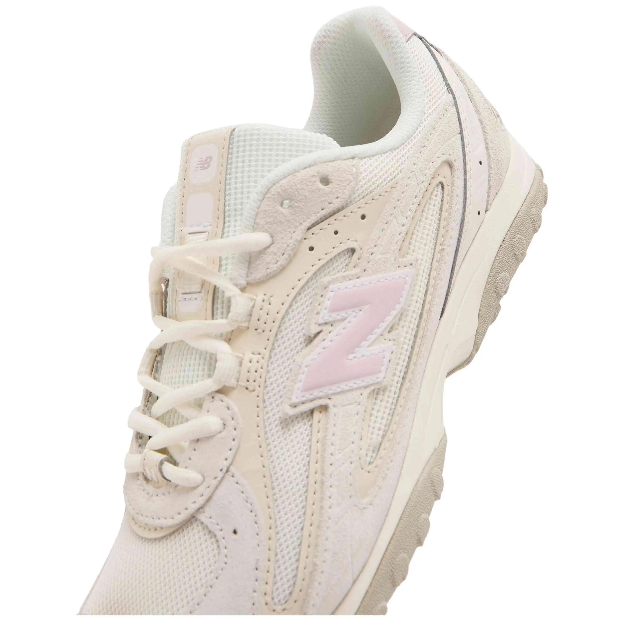 New Balance 204L Sea Salt / Stone Pink 4/5
