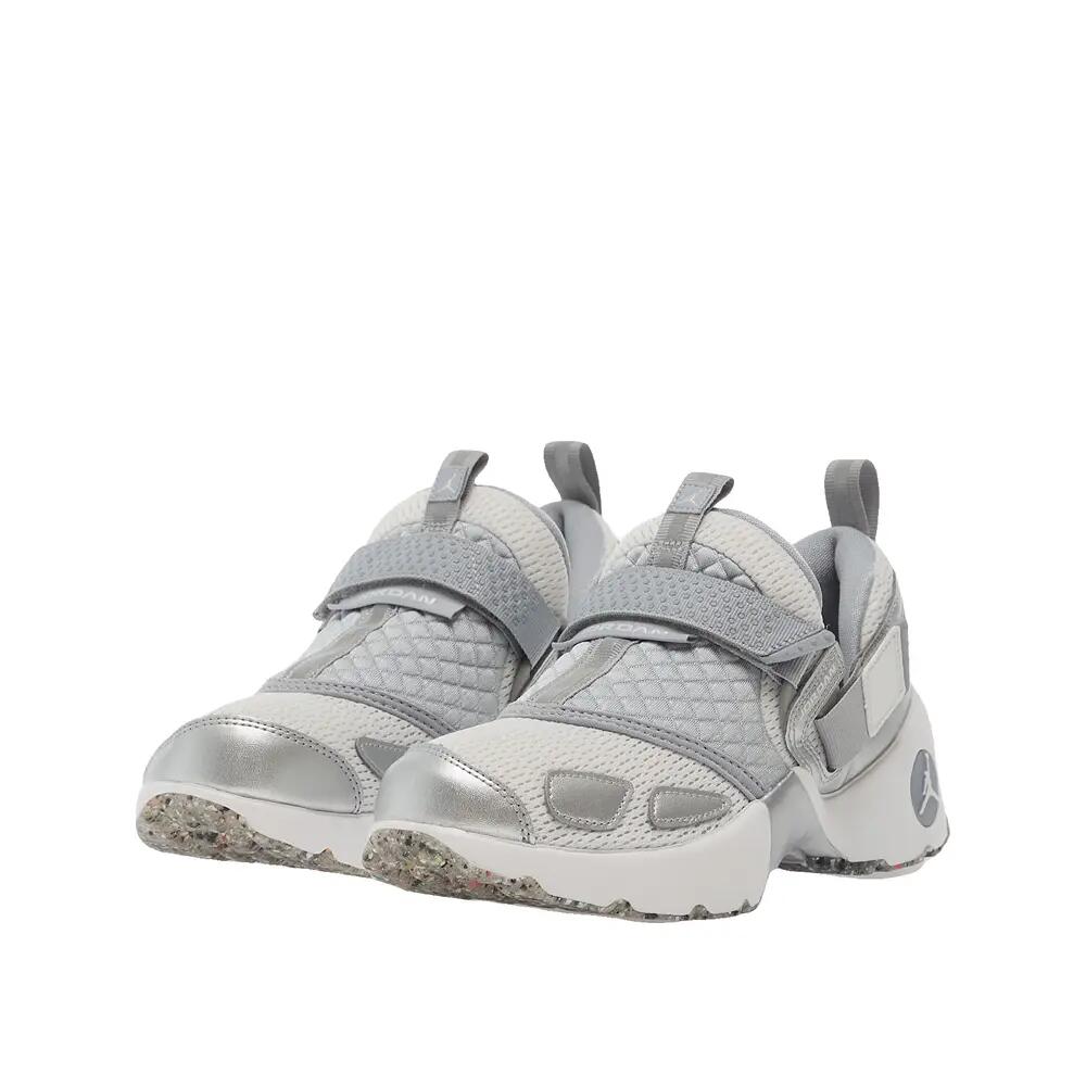 Chaussures de basket Nike Trunner LX Gris loup/Blanc sommet/Argent réfléchissant 5/6
