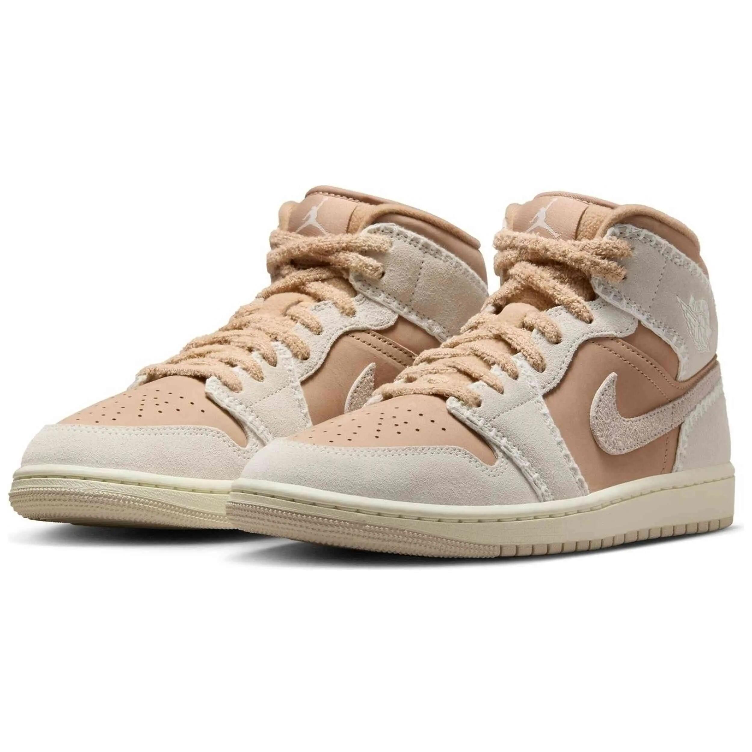 Zapatillas Nike modelo Air Jordan 1 Mid SE "Cozy Girl" para unisex 3/5