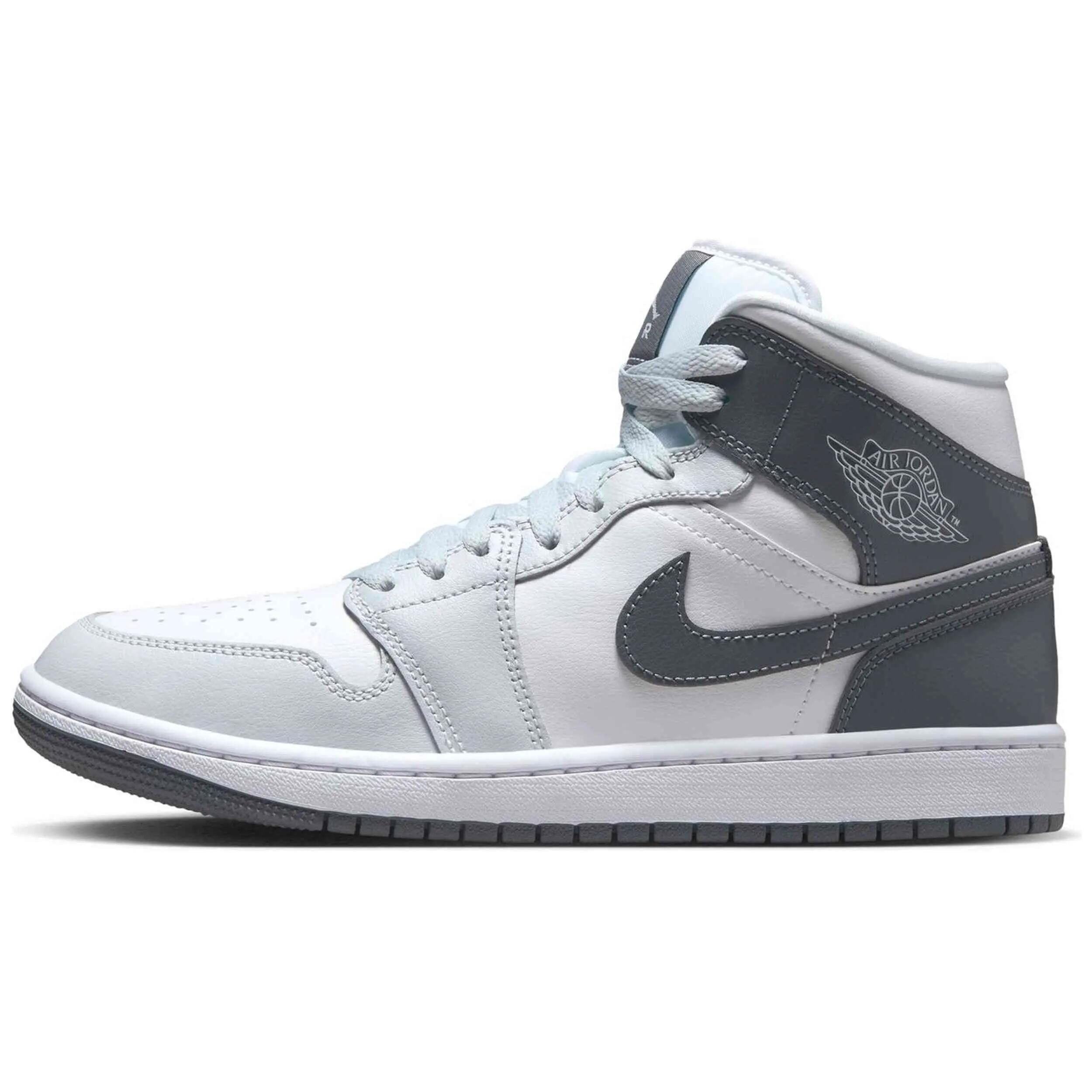 Sapatilhas Nike modelo WMNS AIR JORDAN 1 MID "Light Smoke Grey" para homem 5/5