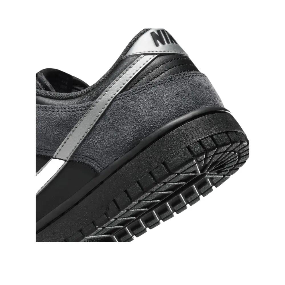 Chaussures Nike Dunk Low Femme Noir/Métallique Argent 7/8