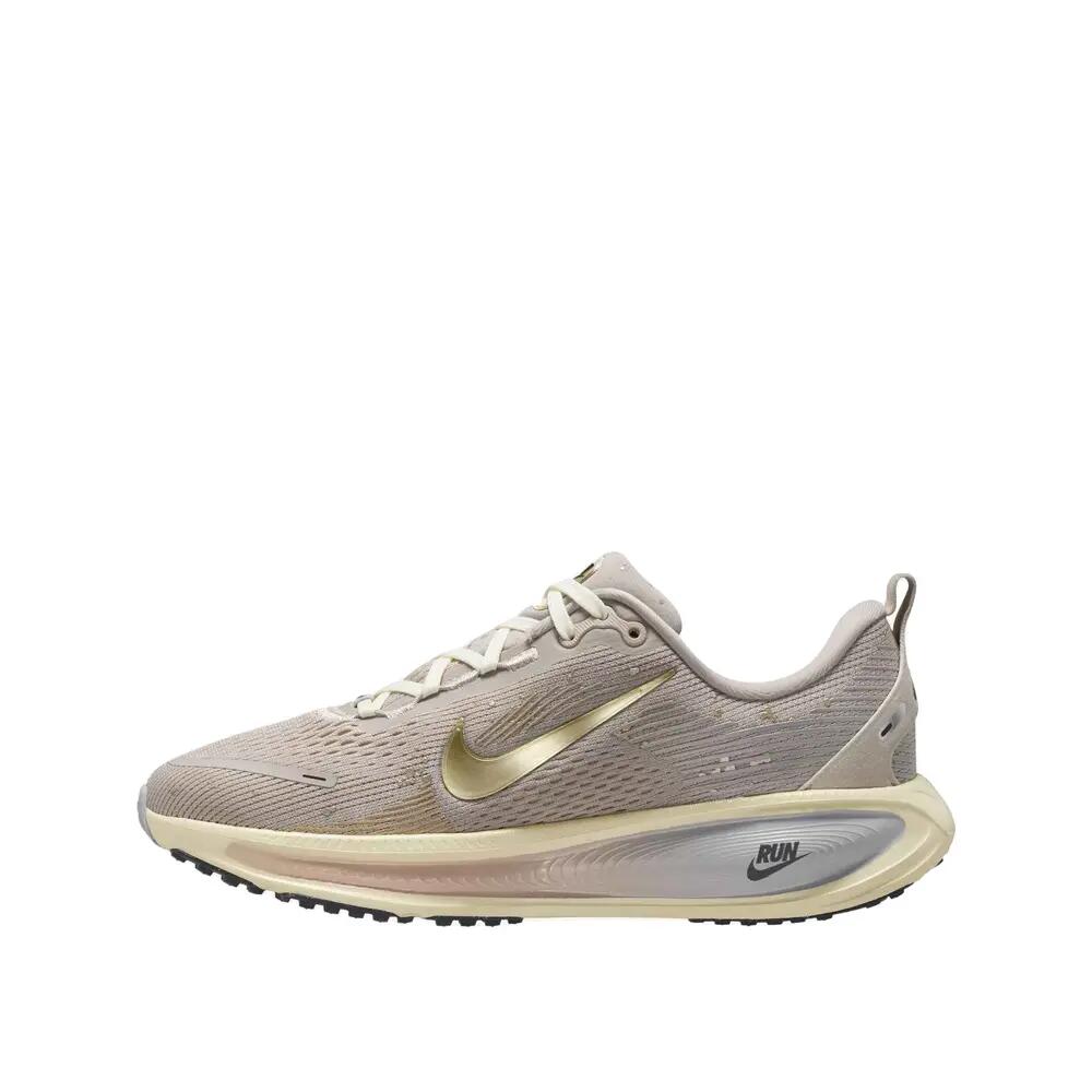 Buty do biegania Nike Vomero 18 Krem II/Metaliczny Złoty Grain 3/5