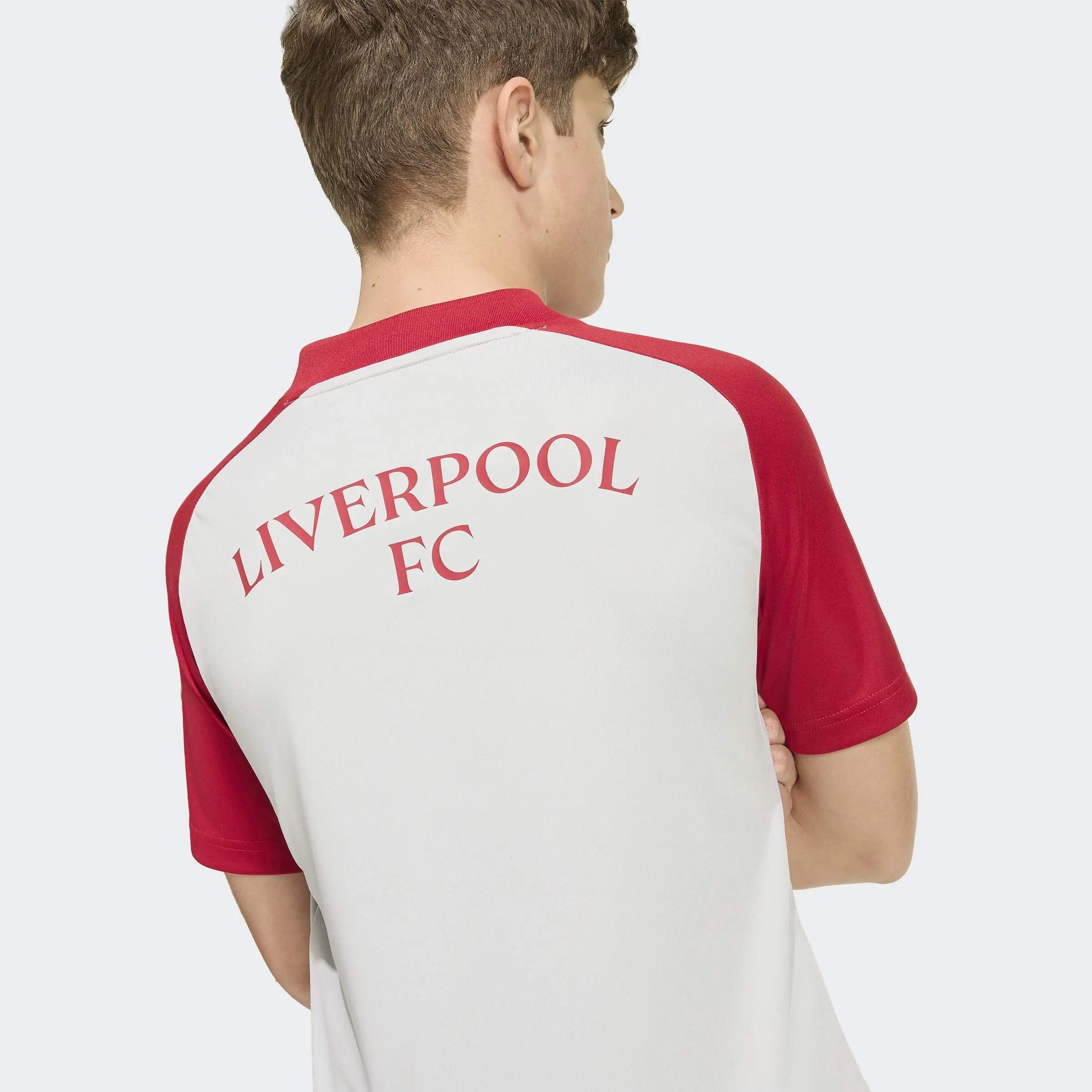 Liverpool FC 26/27 meccs előtti mez gyerekeknek 8/10