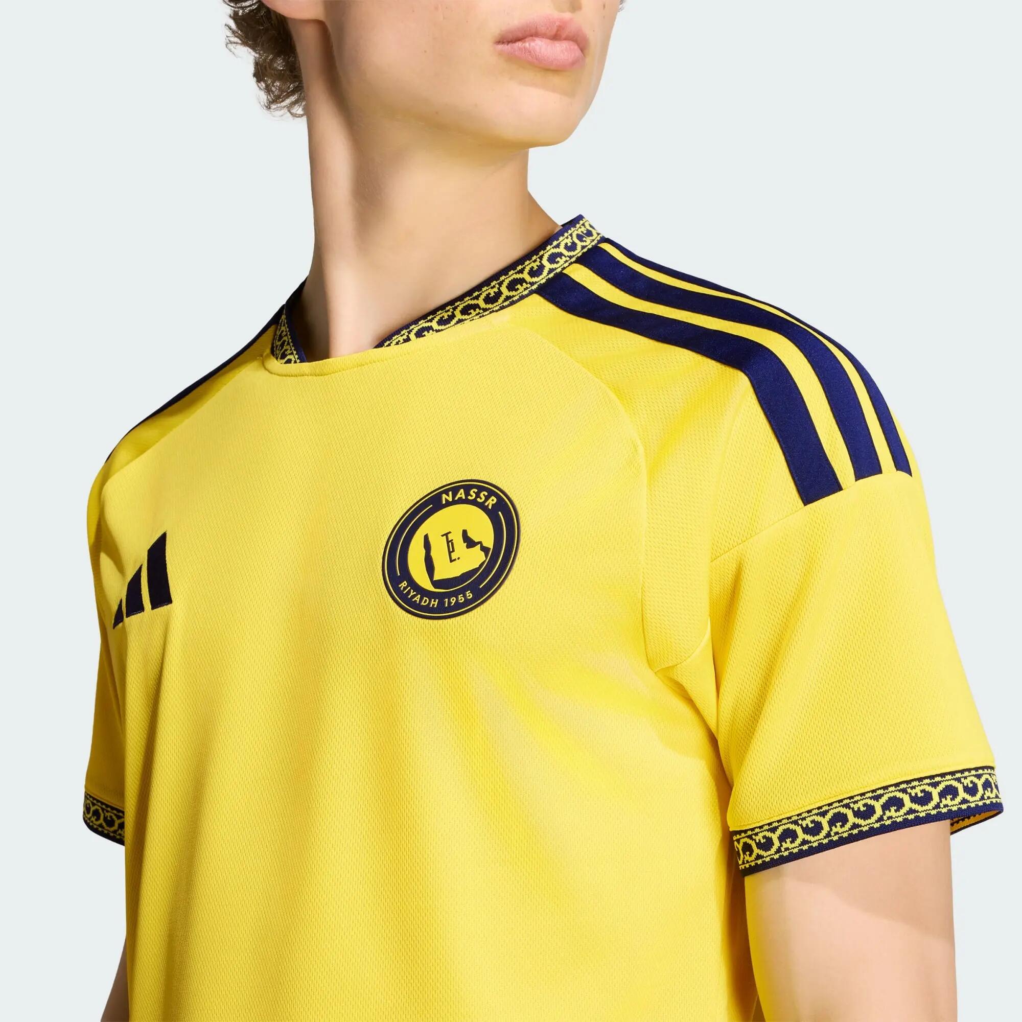Al Nassr FC 26/27 hazai mez névvel és számmal 4/6