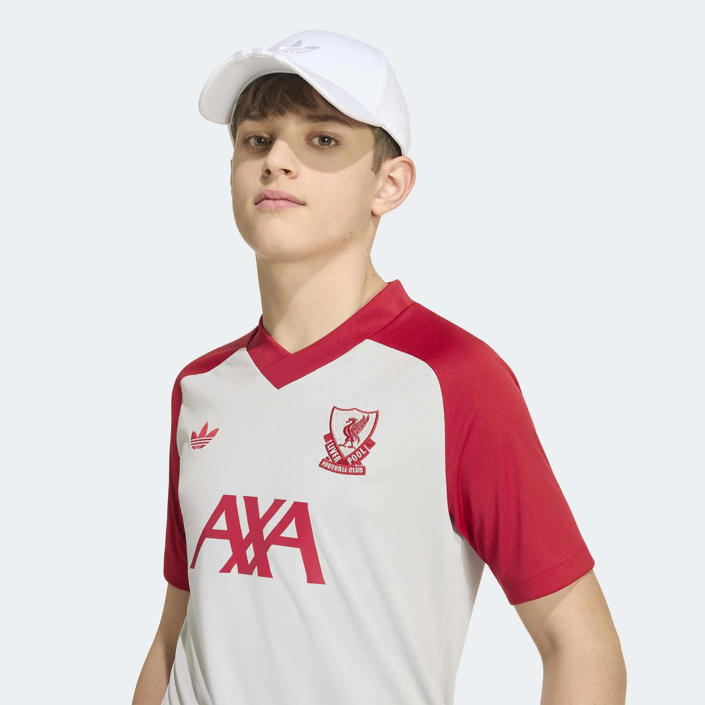 Liverpool FC 26/27 meccs előtti mez gyerekeknek 4/10