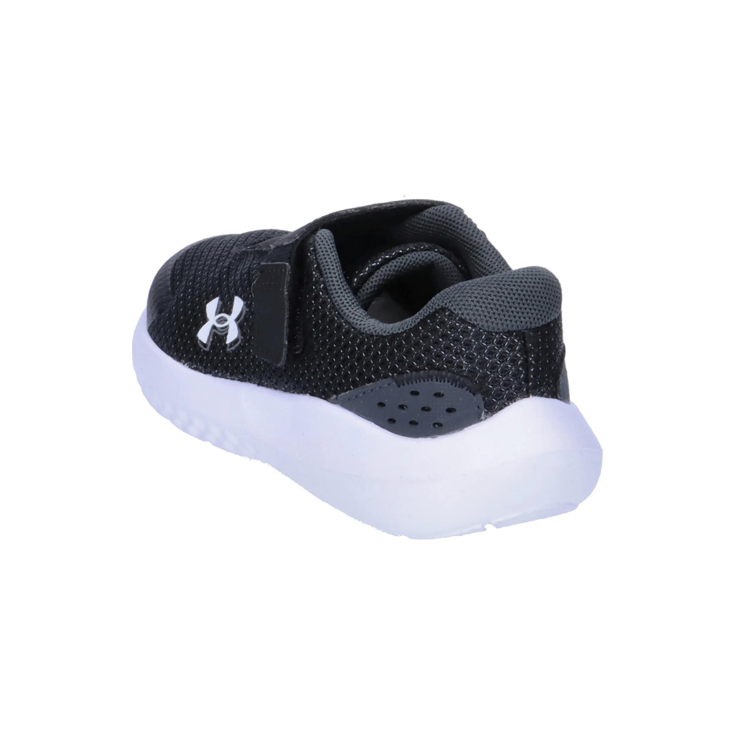 Calçado Under Armour Surge 4 AC Preto 11/14
