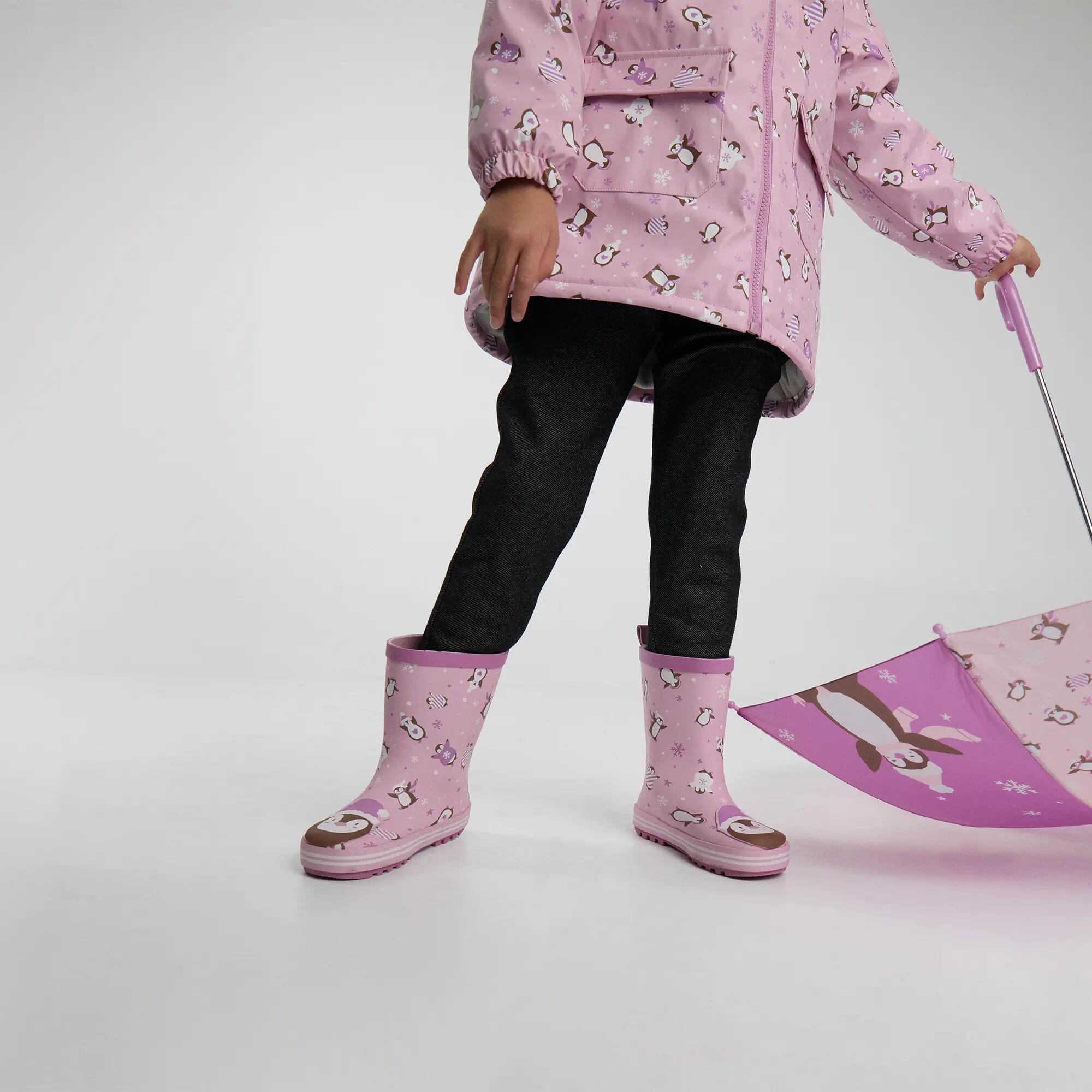 Capa de chuva de menina estampado de pinguins com forro polar 5/6