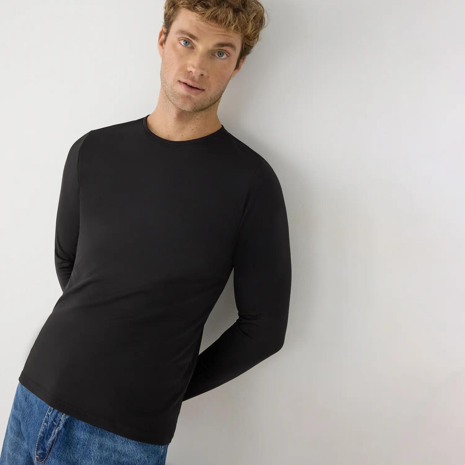 Camiseta térmica masculina de manga comprida e gola redonda, preta. 4/6
