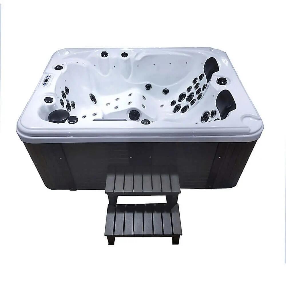 Outdoor Whirlpool BEACH With stairs and thermal cover 10/12
