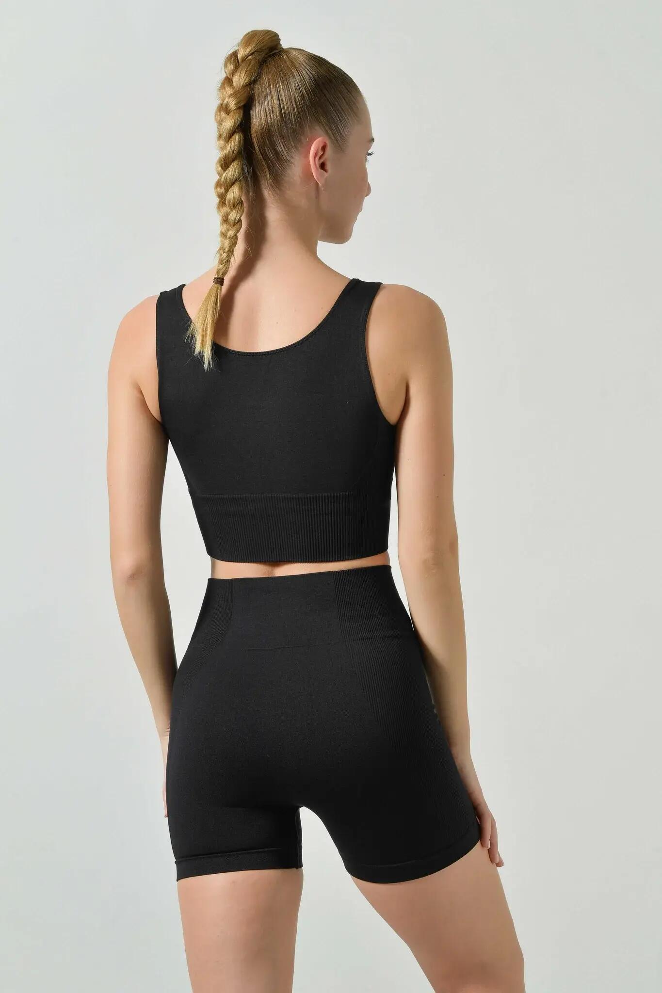 Dámská bezešvá sportovní podprsenka Omm Yoga od Risalti Ilena 2/4