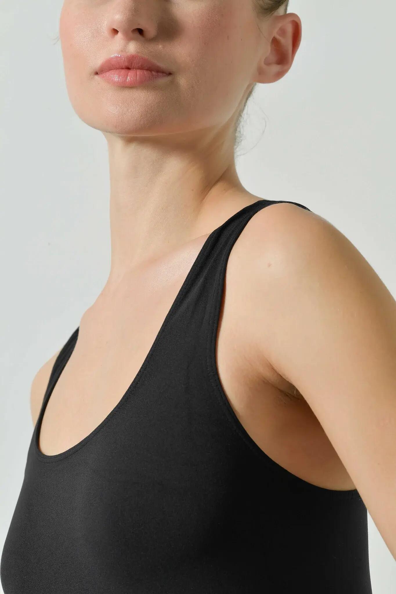 Dámský sportovní top bez rukávů Omm Yoga od Risalti Gym 4/5