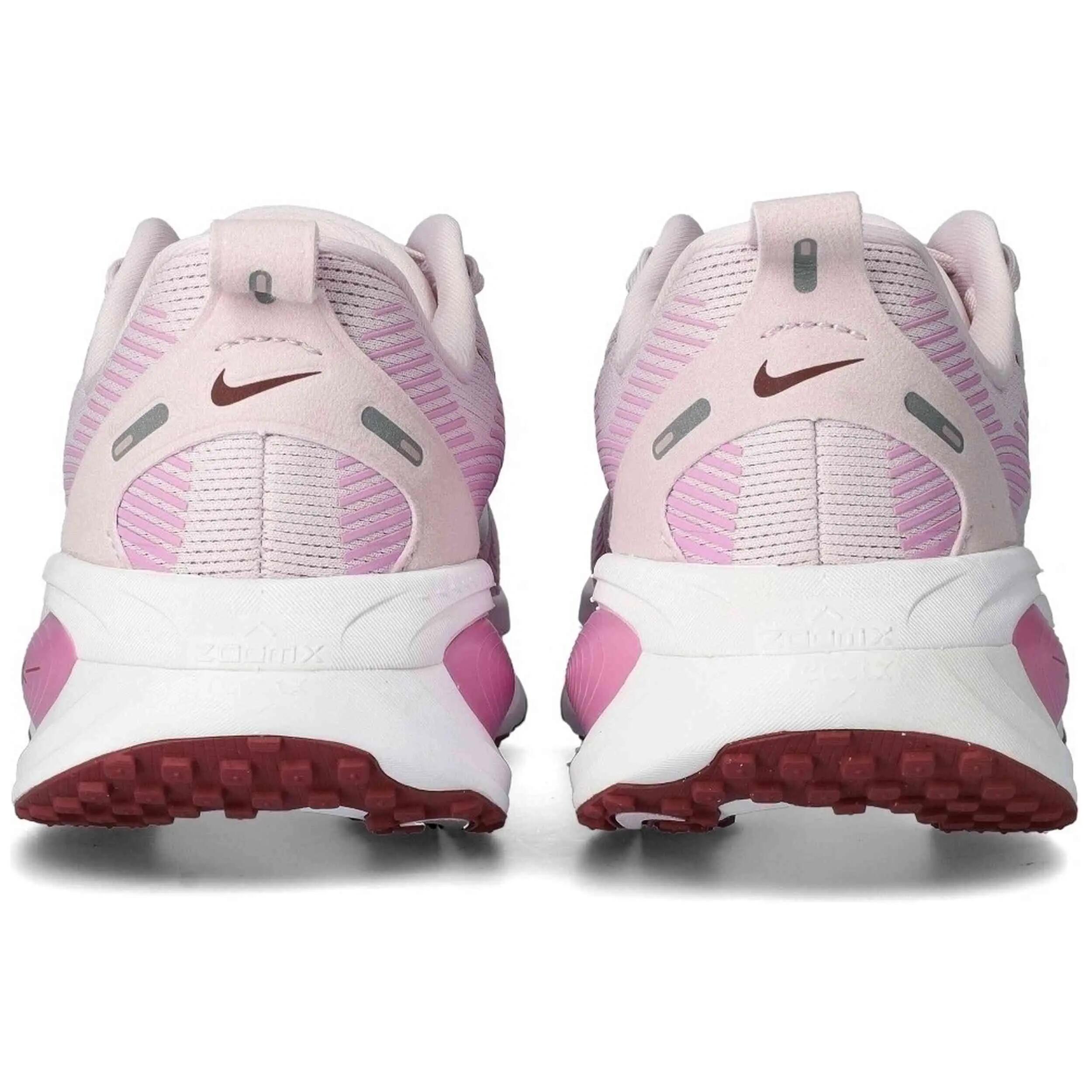 Tênis de corrida Nike modelo Vomero 18 "Bleached Lilac/Pink Smoke/ para mulheres 4/5