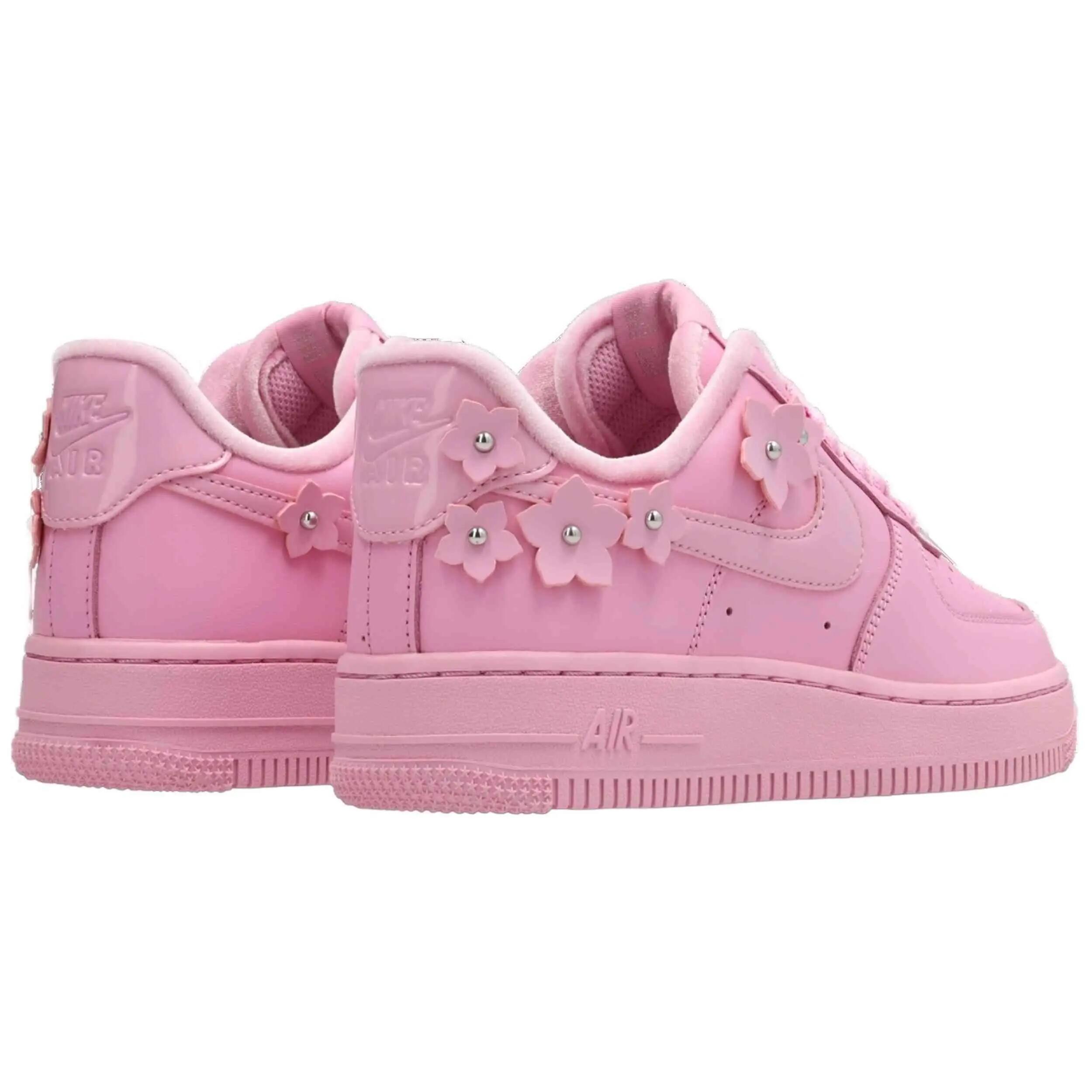 Scarpe Nike modello Air Force 1 '07 per donne 4/4