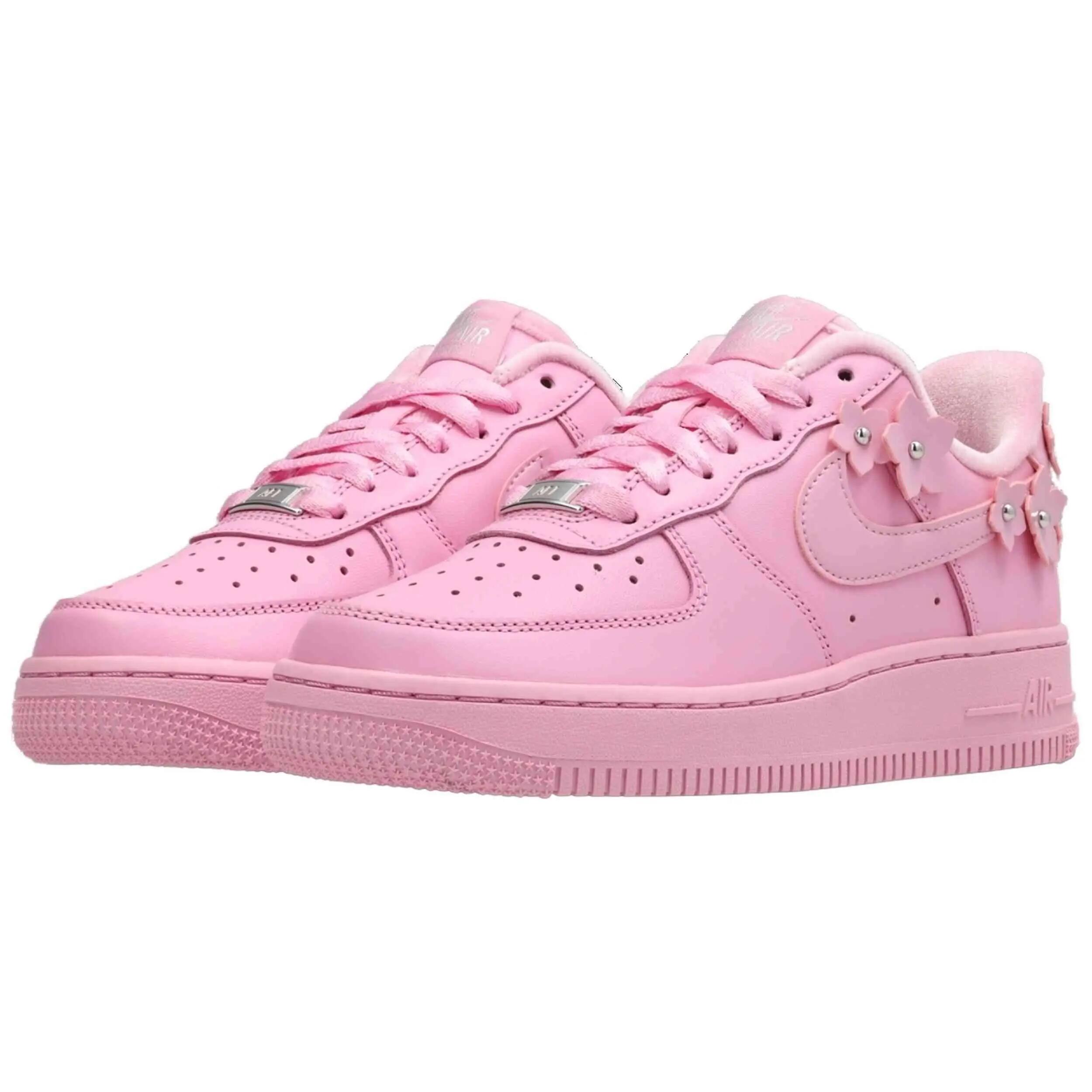 Scarpe Nike modello Air Force 1 '07 per donne 3/4