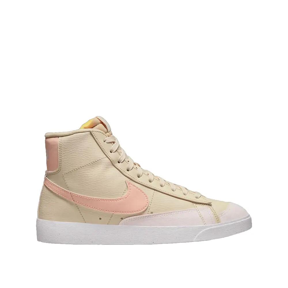 NIKE picture
