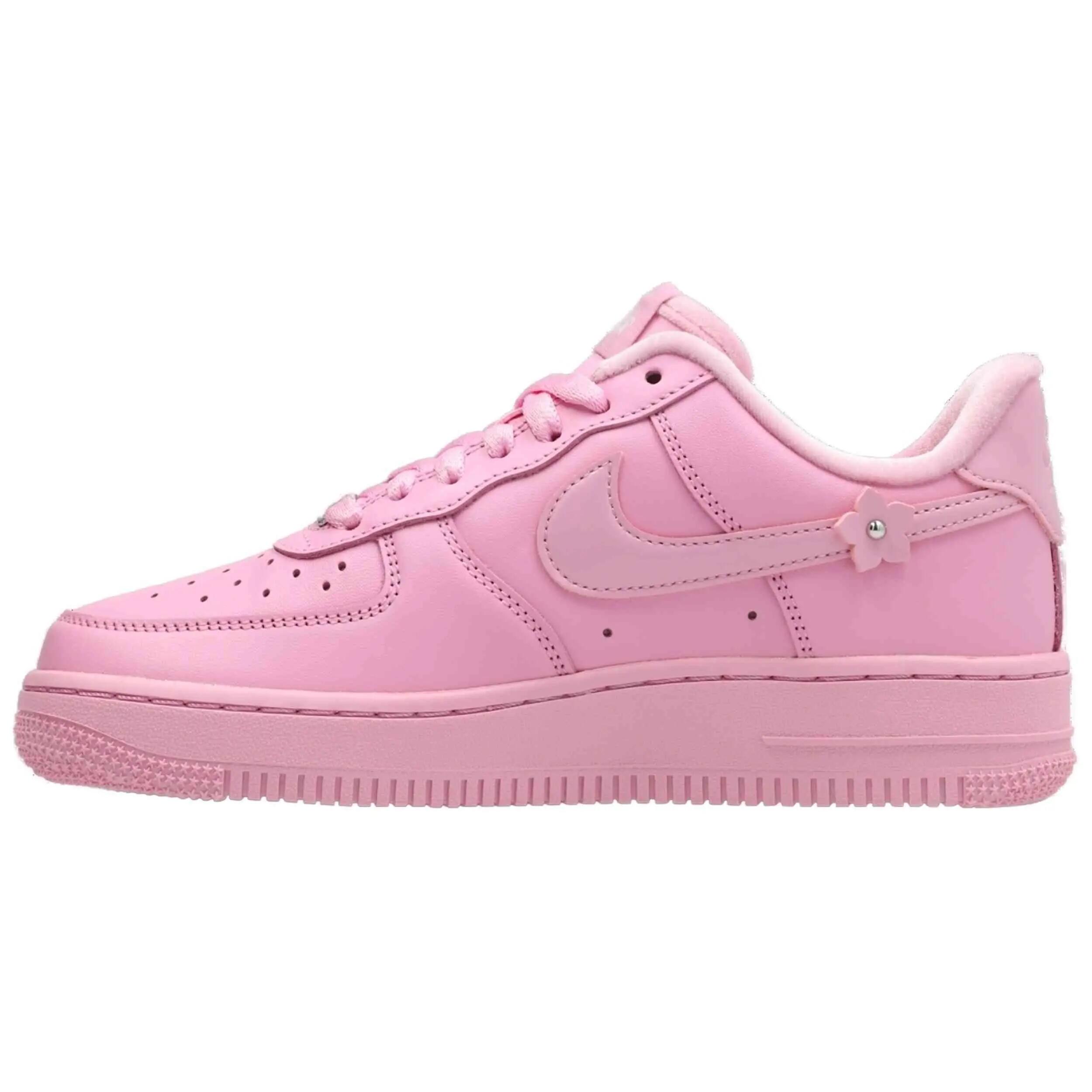 Scarpe Nike modello Air Force 1 '07 per donne 2/4