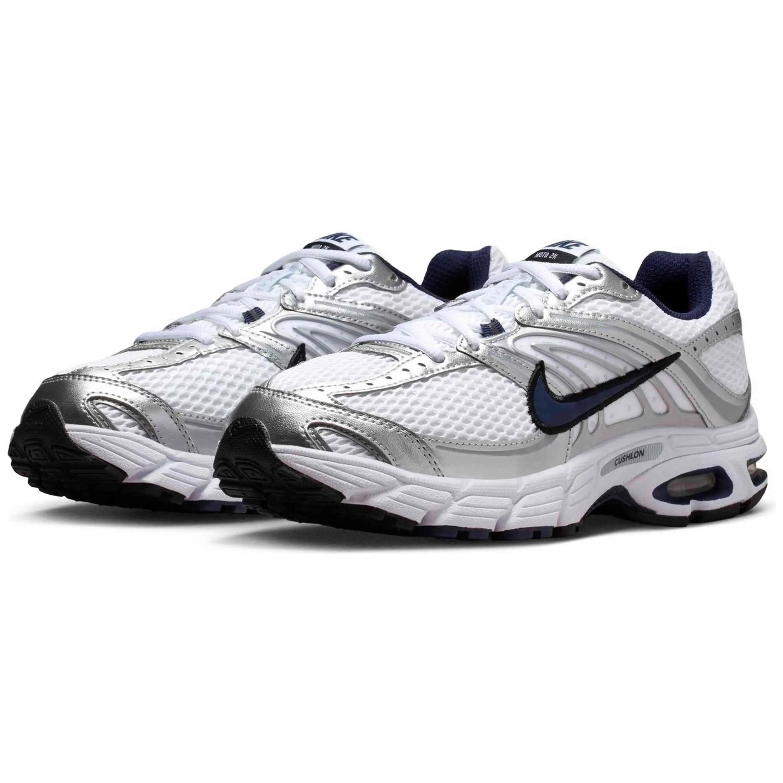 Zapatillas Nike modelo Wmns Air Max Moto 2k White Navy Metallic Silve para mujer 3/5