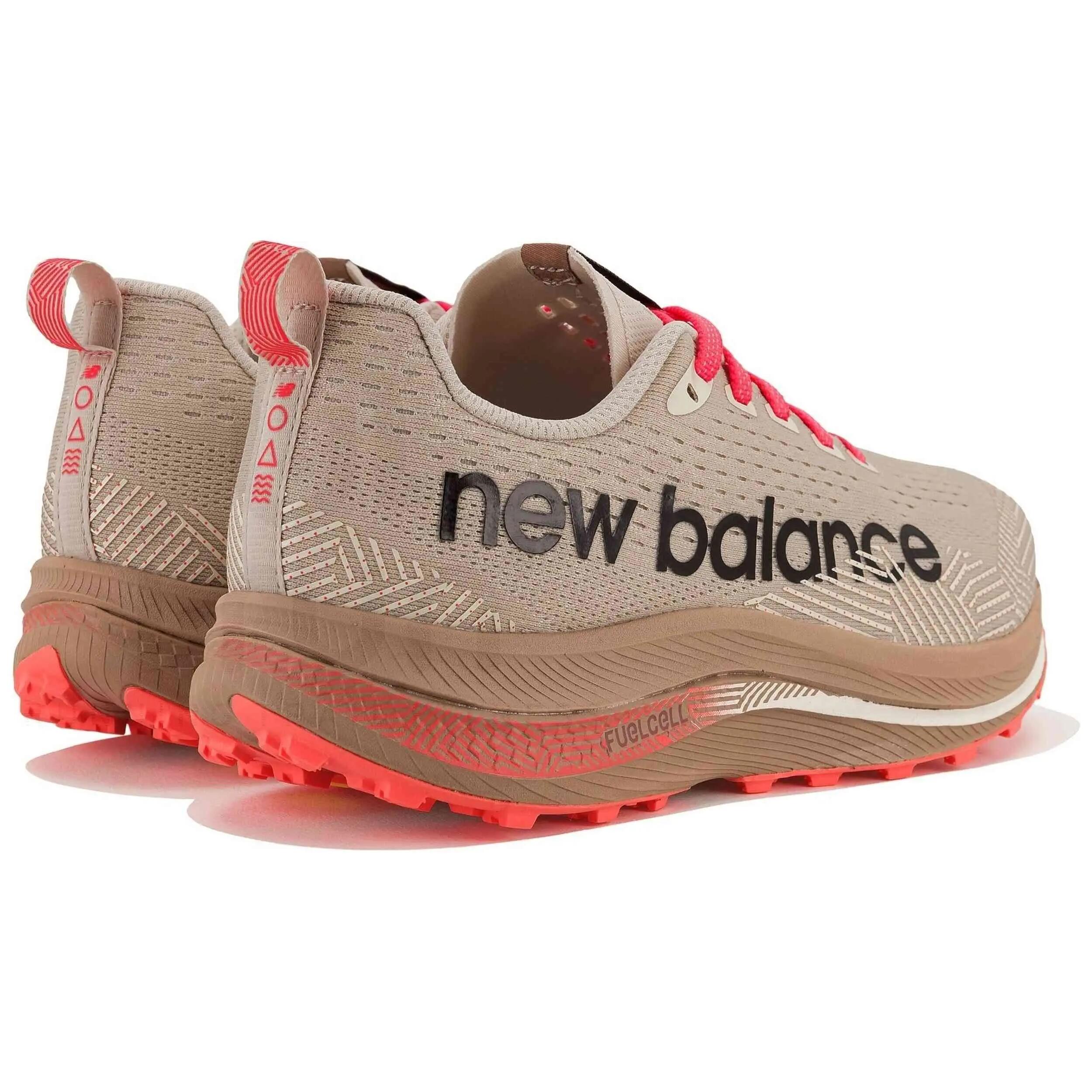 Laufschuhe New Balance Modell FuelCell SuperComp Trail für männer 4/4