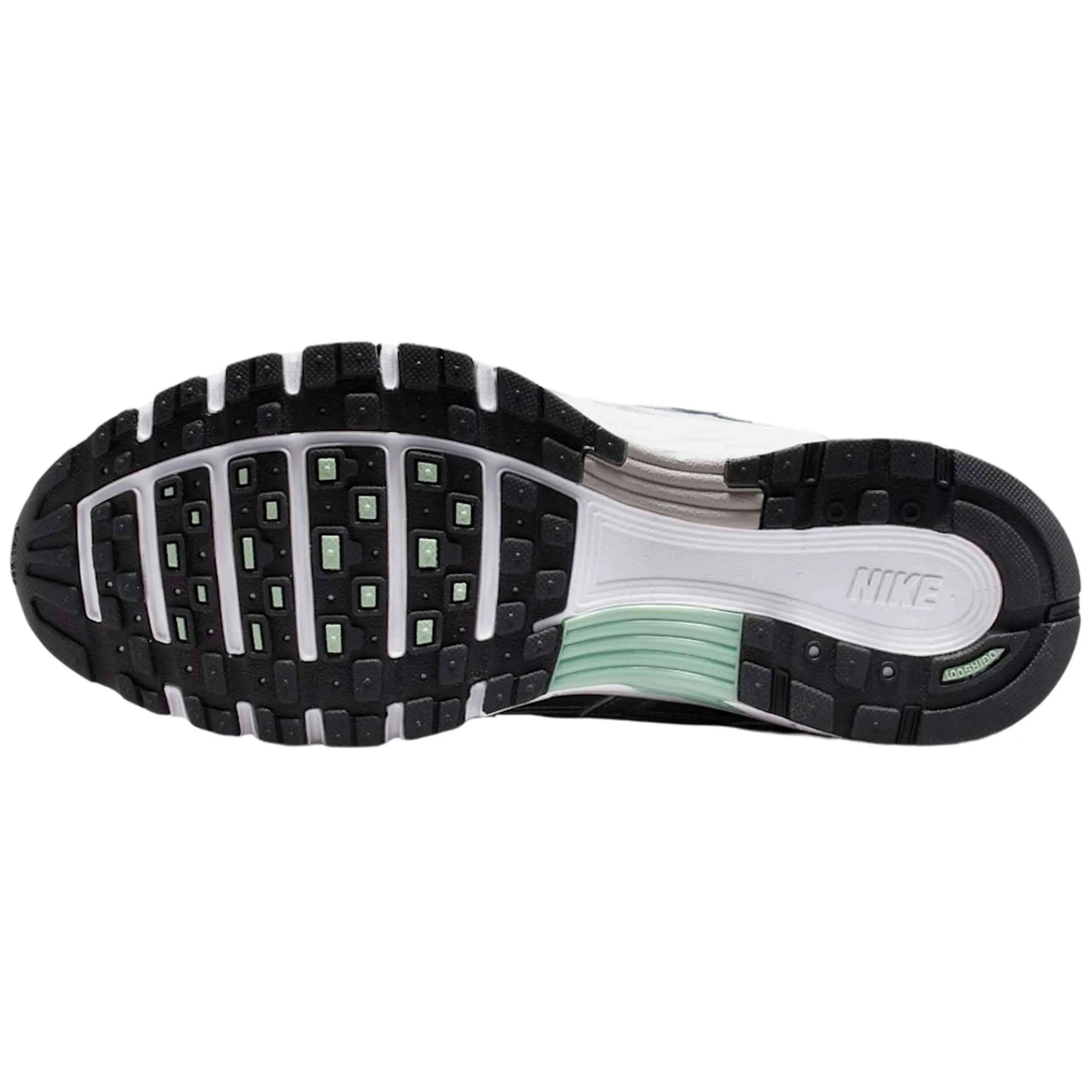 Schoen Nike model P-6000 voor vrouwen 4/5