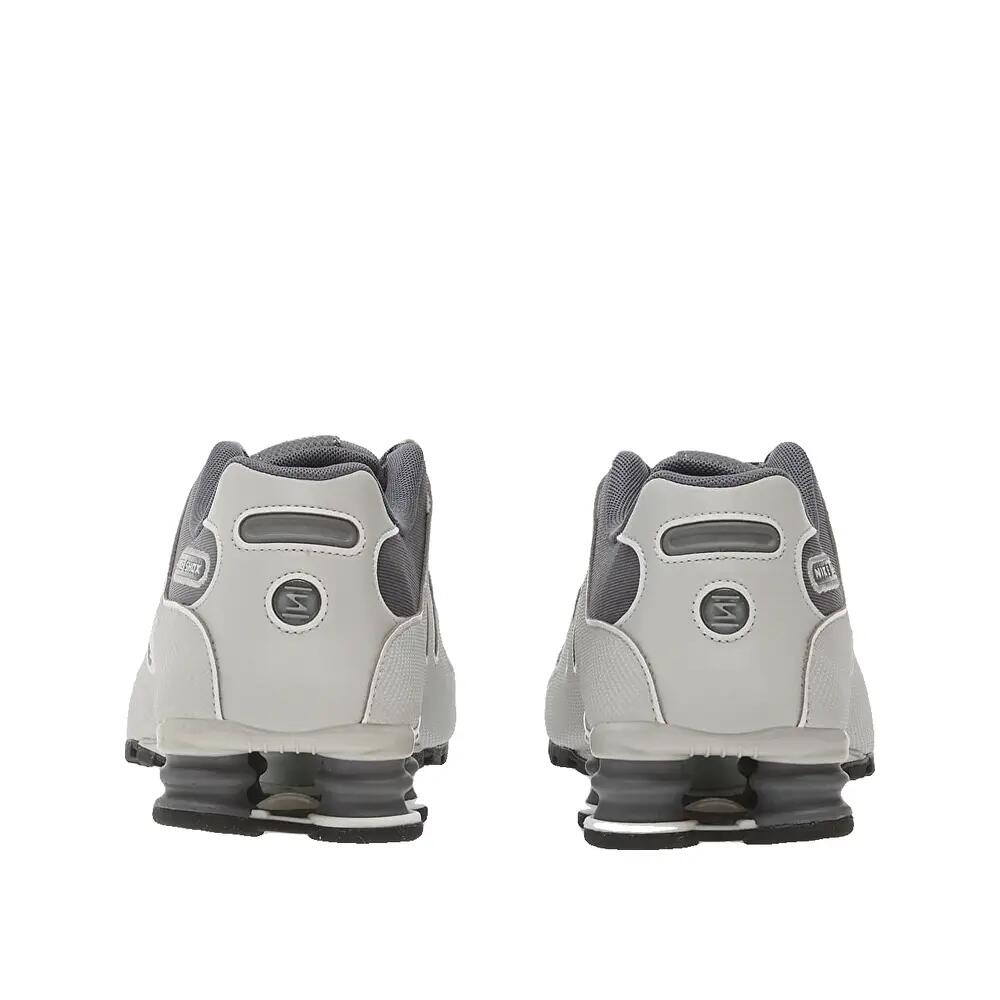 Scarpe Nike Shox NZ SE Grigio Fumè 4/6