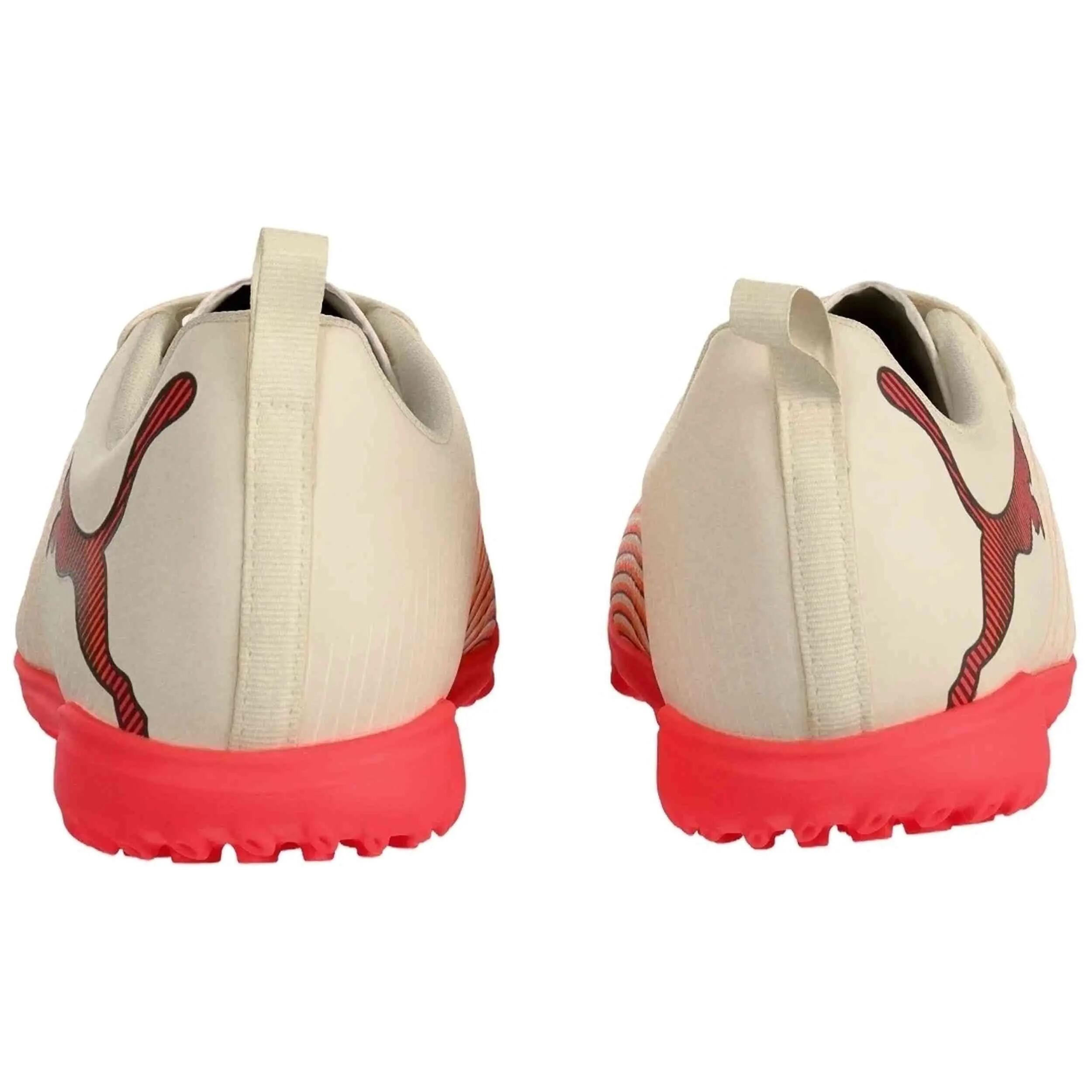 Chuteiras Puma modelo Future 9 Play TT para crianças unissex 3/3