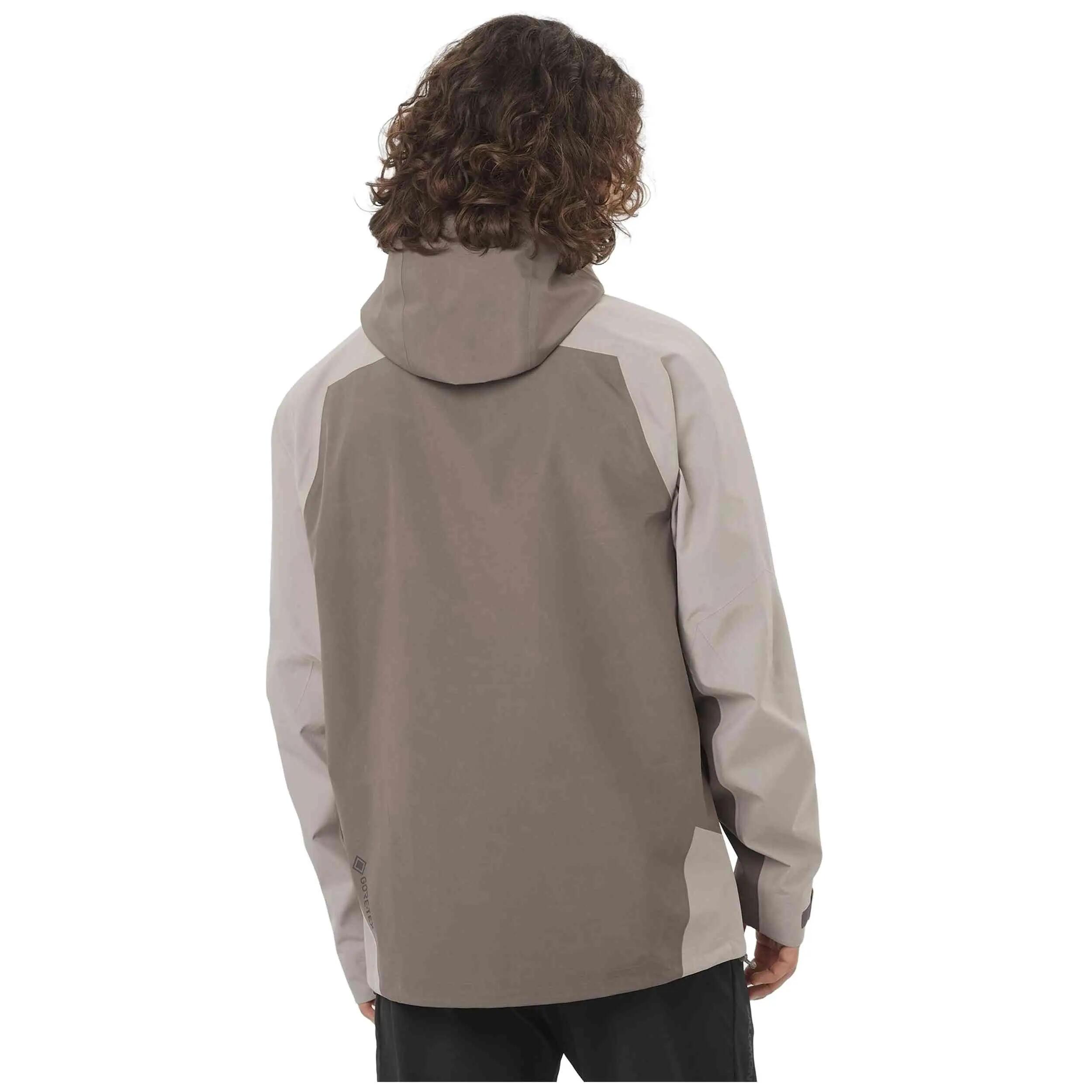 Sapatilhas Salomon modelo Outline 3L GORE-TEX para homem 4/5