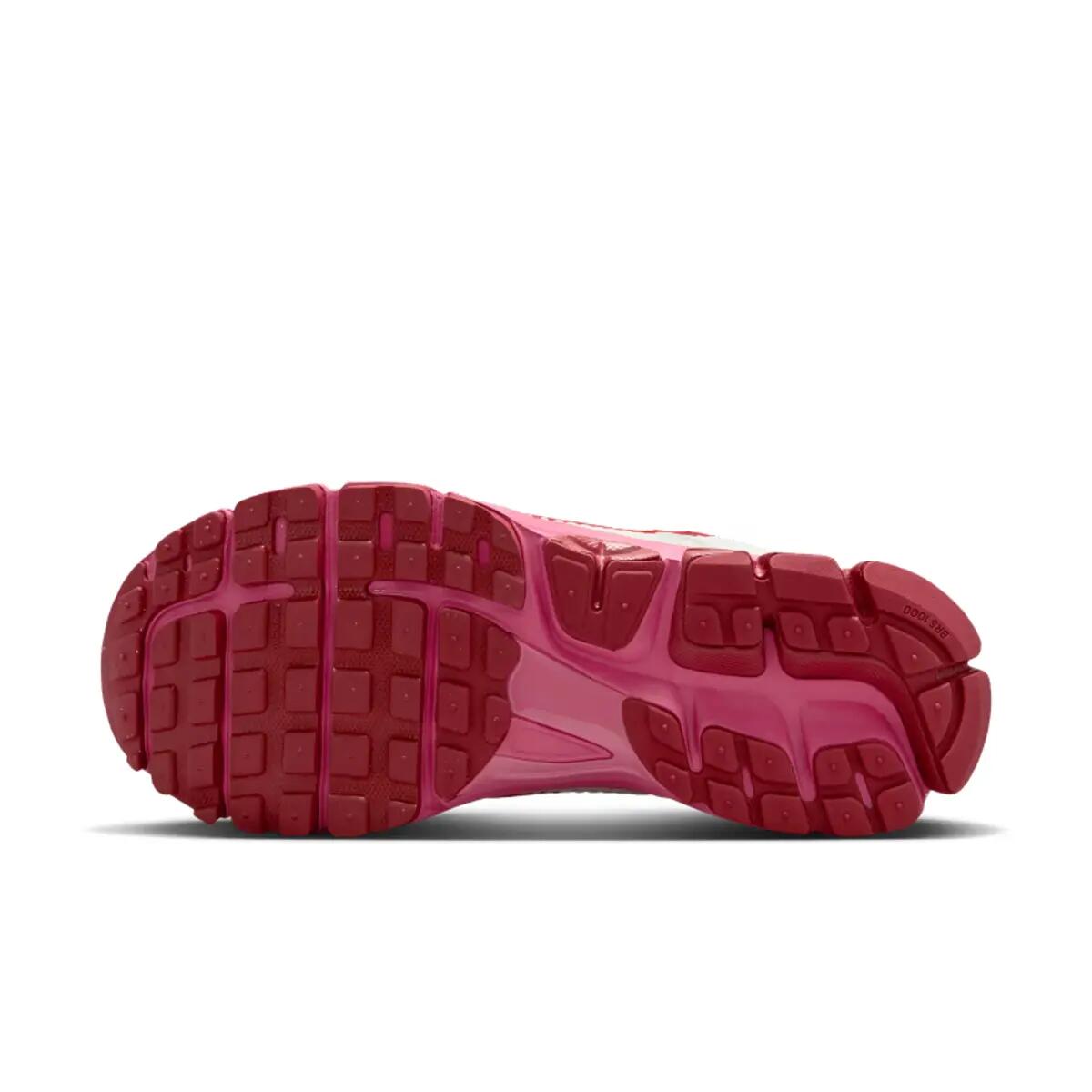 Nike Zoom Vomero 5 Valentines Day (2026) 2/6