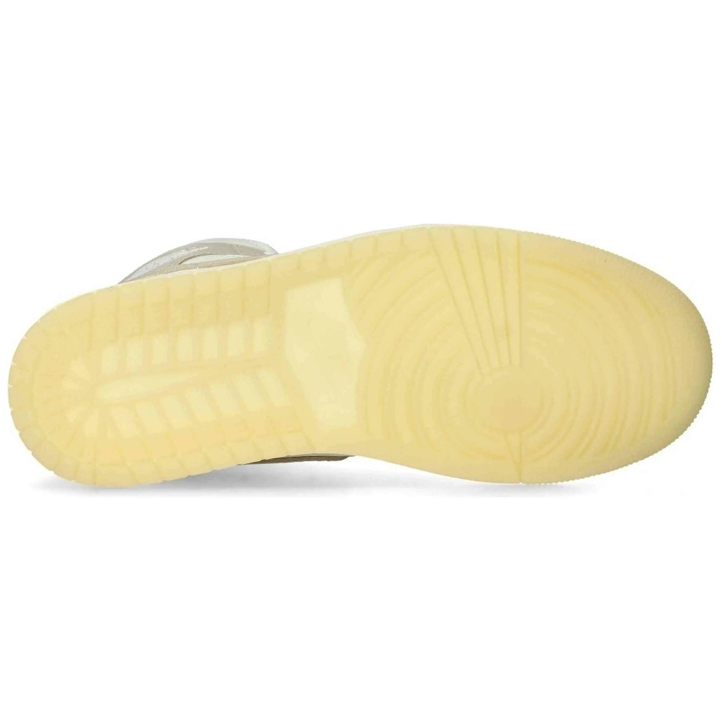 Turnschuhe Nike Modell HV5159-100 für männer 4/5