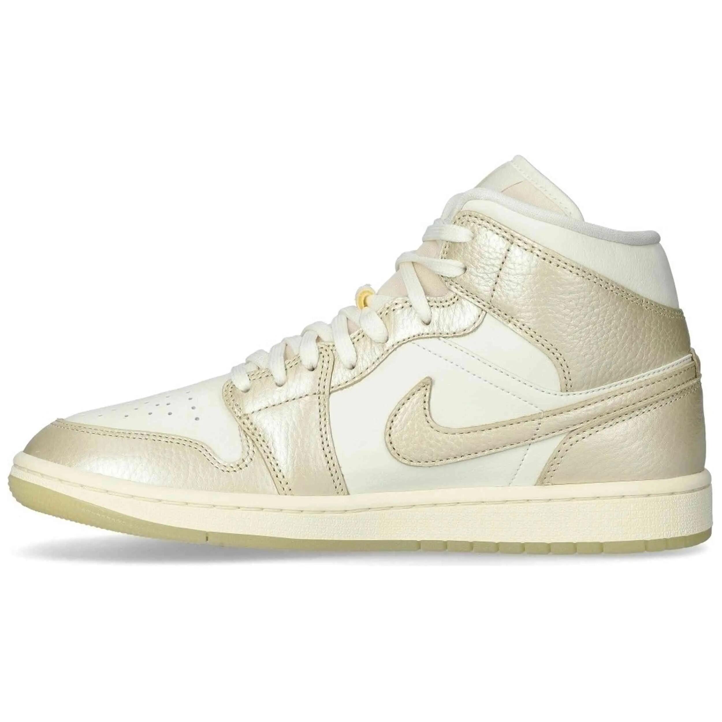 Turnschuhe Nike Modell HV5159-100 für männer 2/5