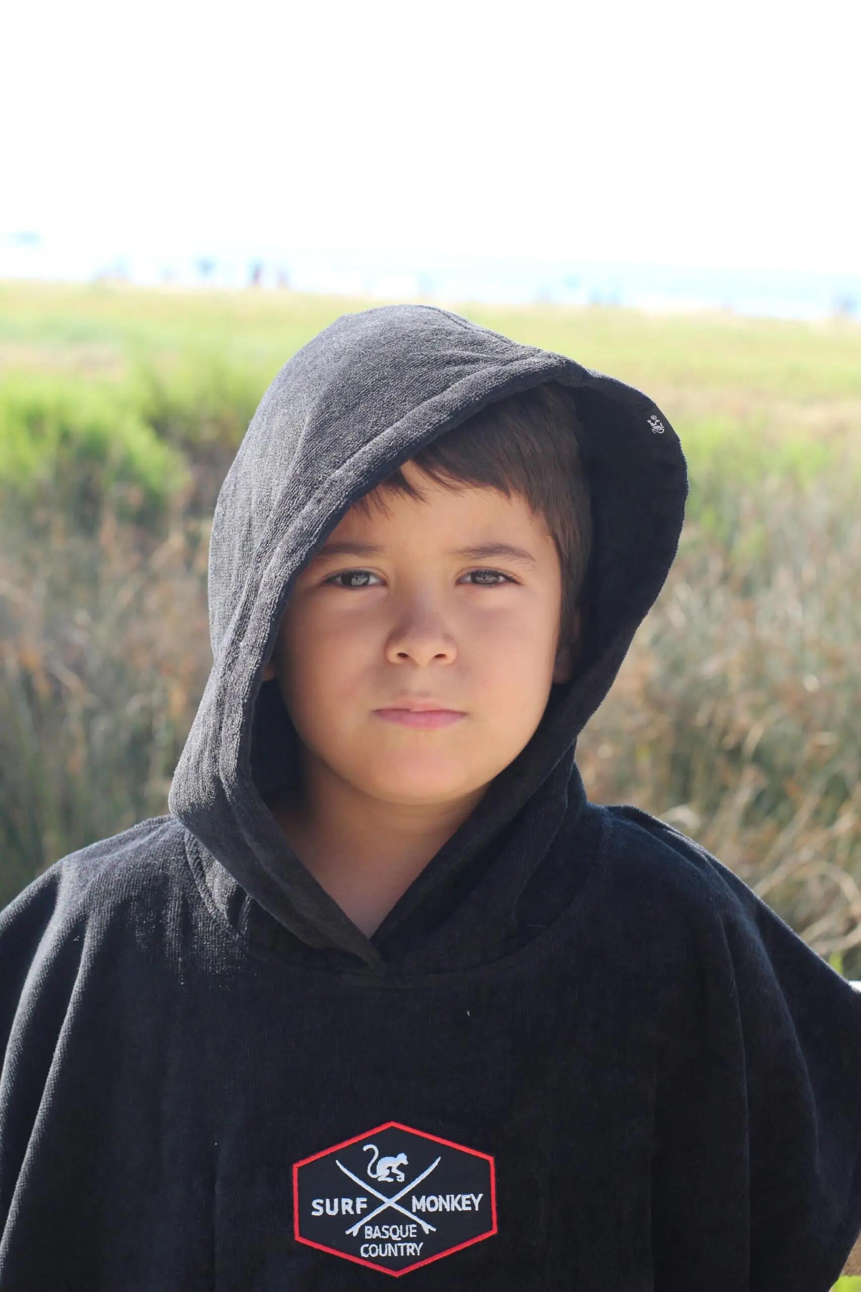 Cotton Kids' Poncho (Black 6-10) 2/6