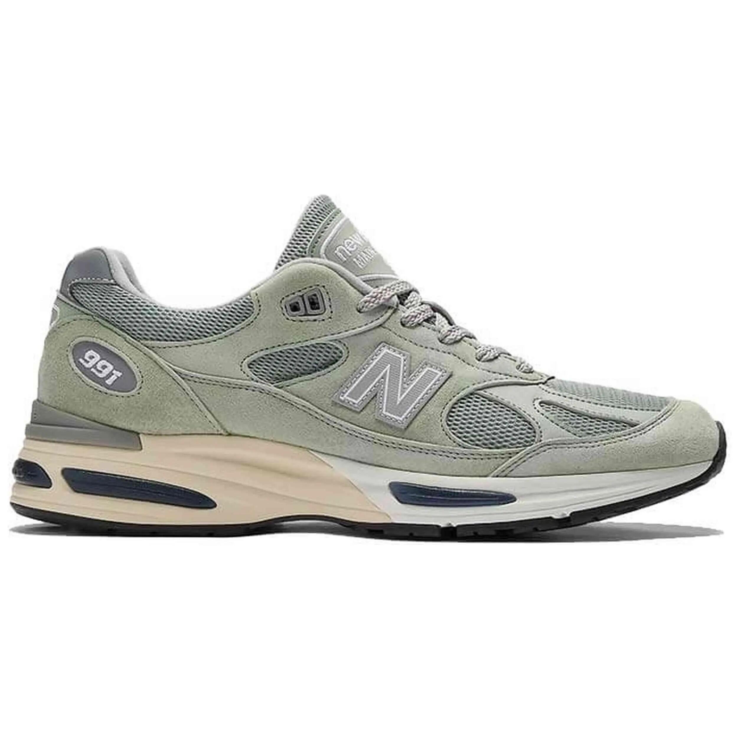 NEW BALANCE picture