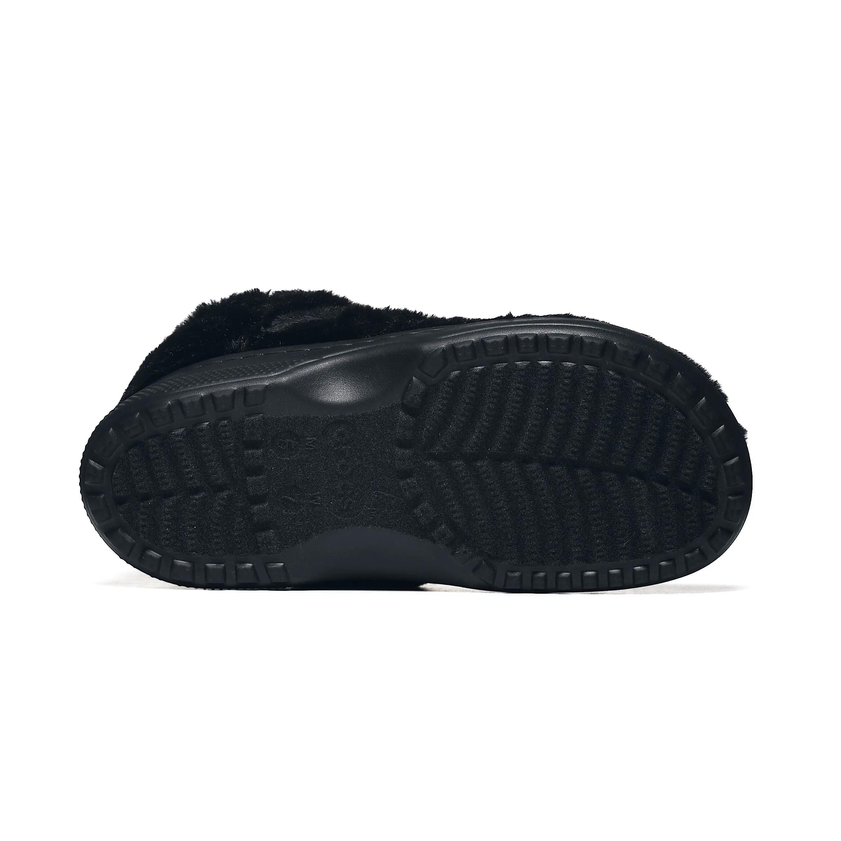 Kapcie Crocs CLASSIC UNFURGETTABLE BOOT 211743-060 5/6