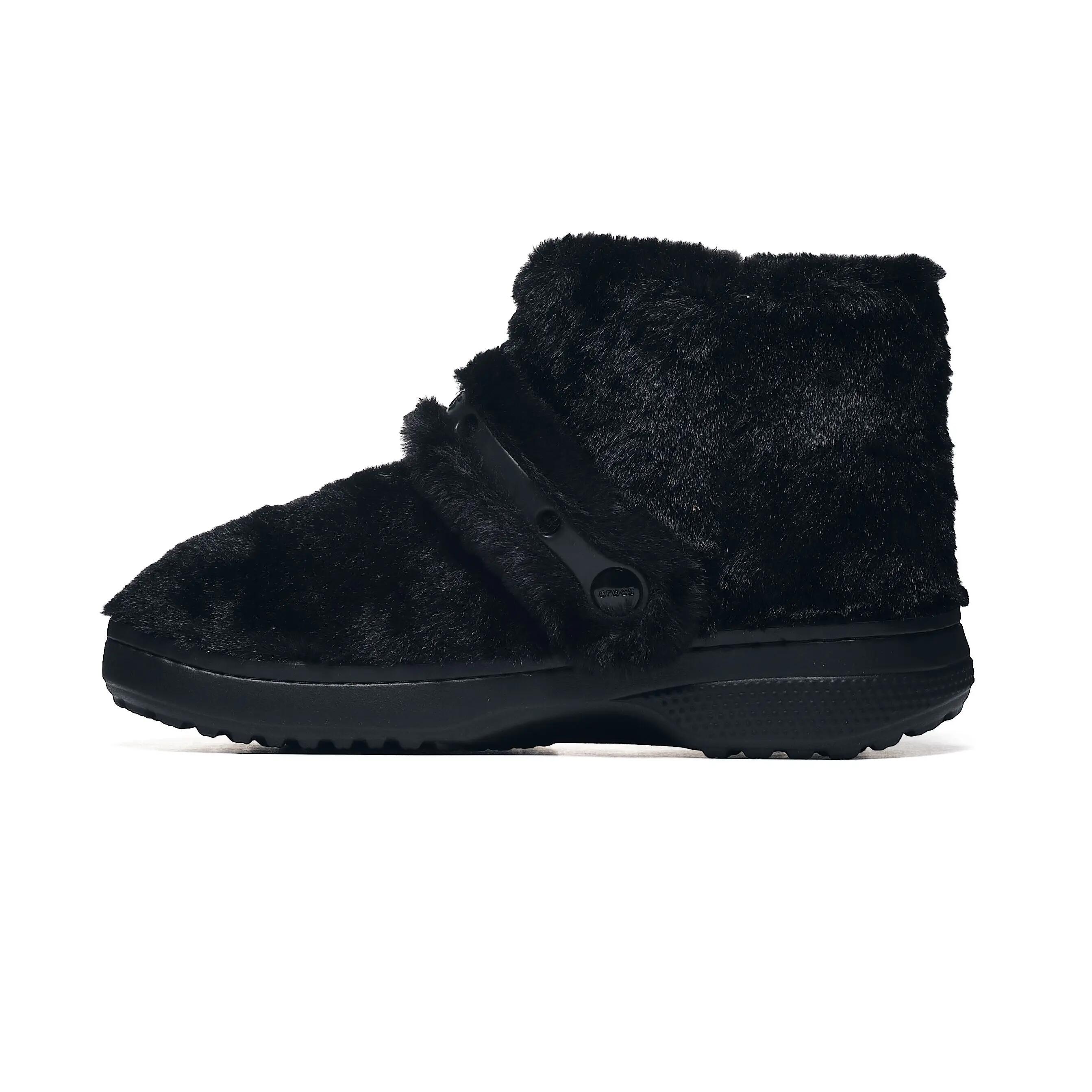 Kapcie Crocs CLASSIC UNFURGETTABLE BOOT 211743-060 3/6
