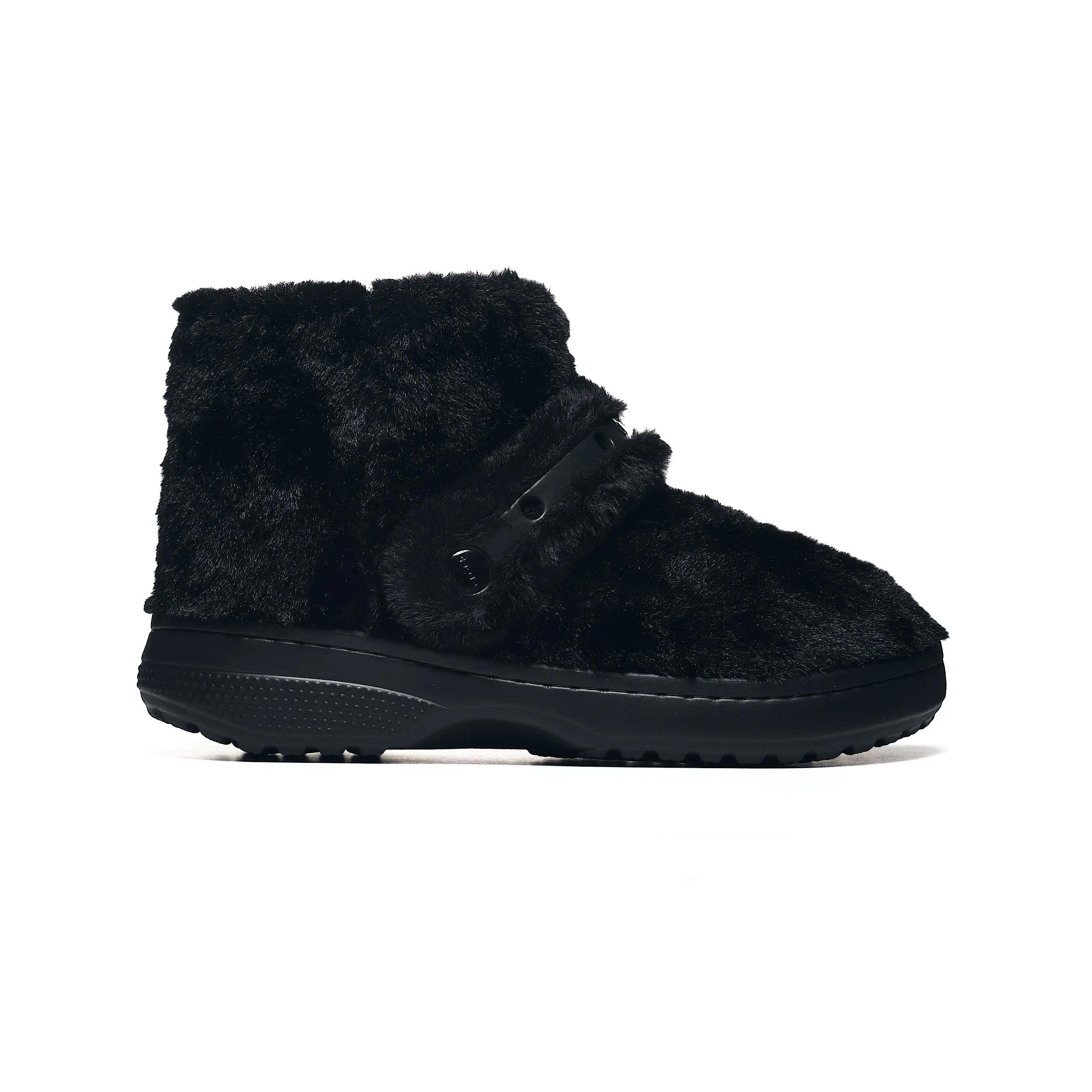 Kapcie Crocs CLASSIC UNFURGETTABLE BOOT 211743-060 2/6