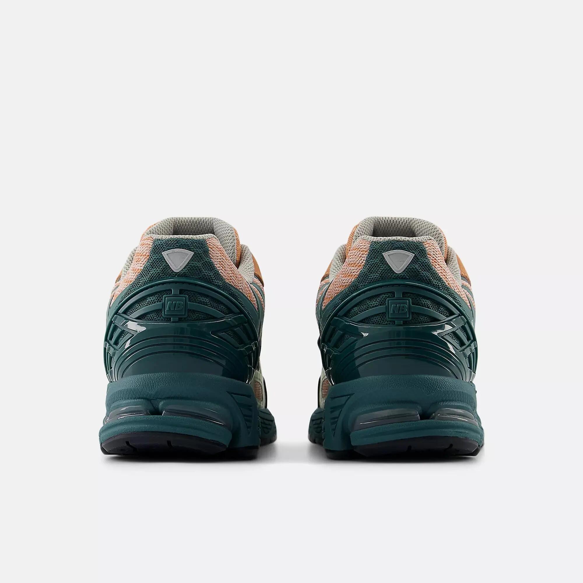 Pantofi sport bărbați NEW BALANCE 1906 New Spruce / Light Sparrow 4/5