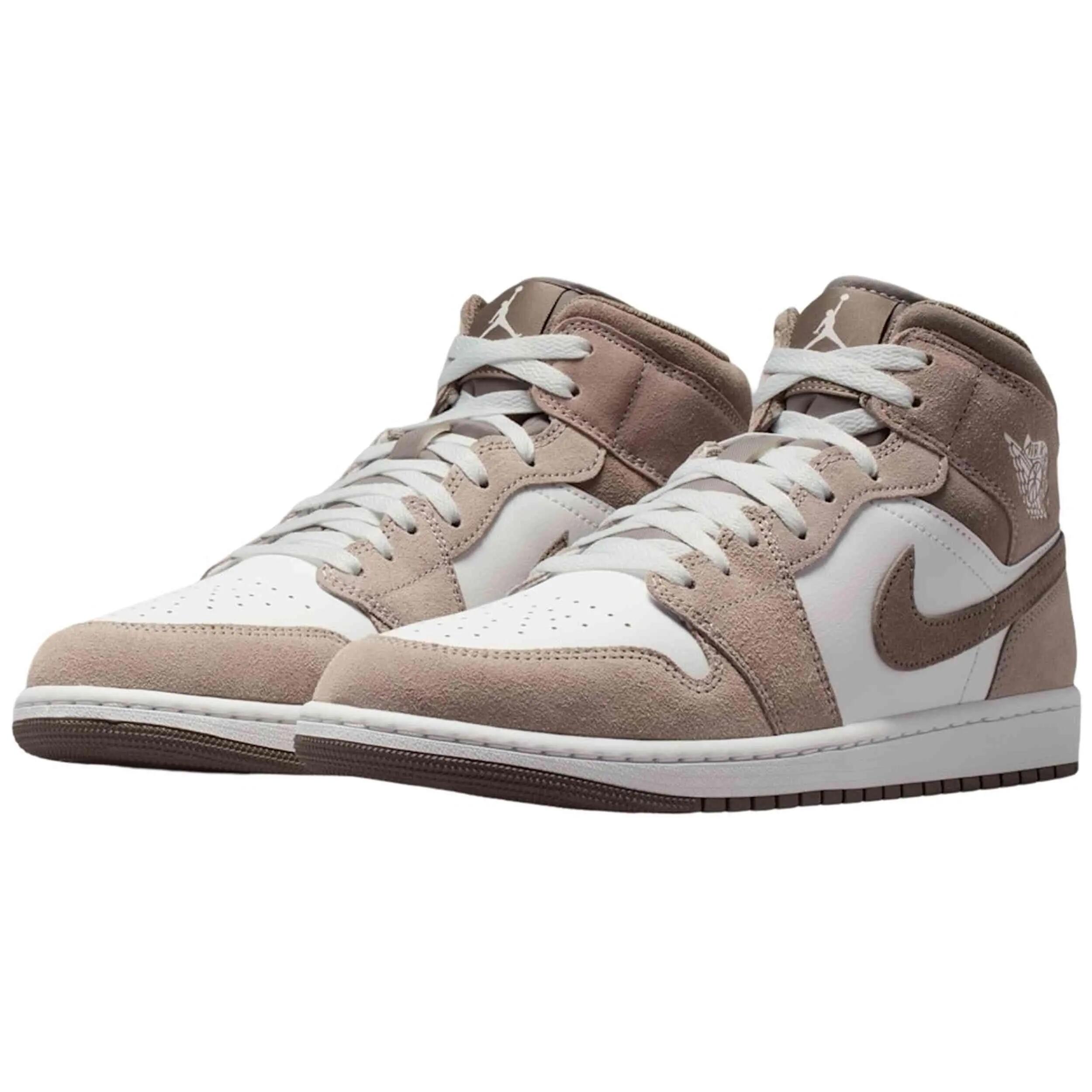 Zapatillas Nike modelo Air Jordan 1 Mid "Light Smoke Grey" para hombre 5/5