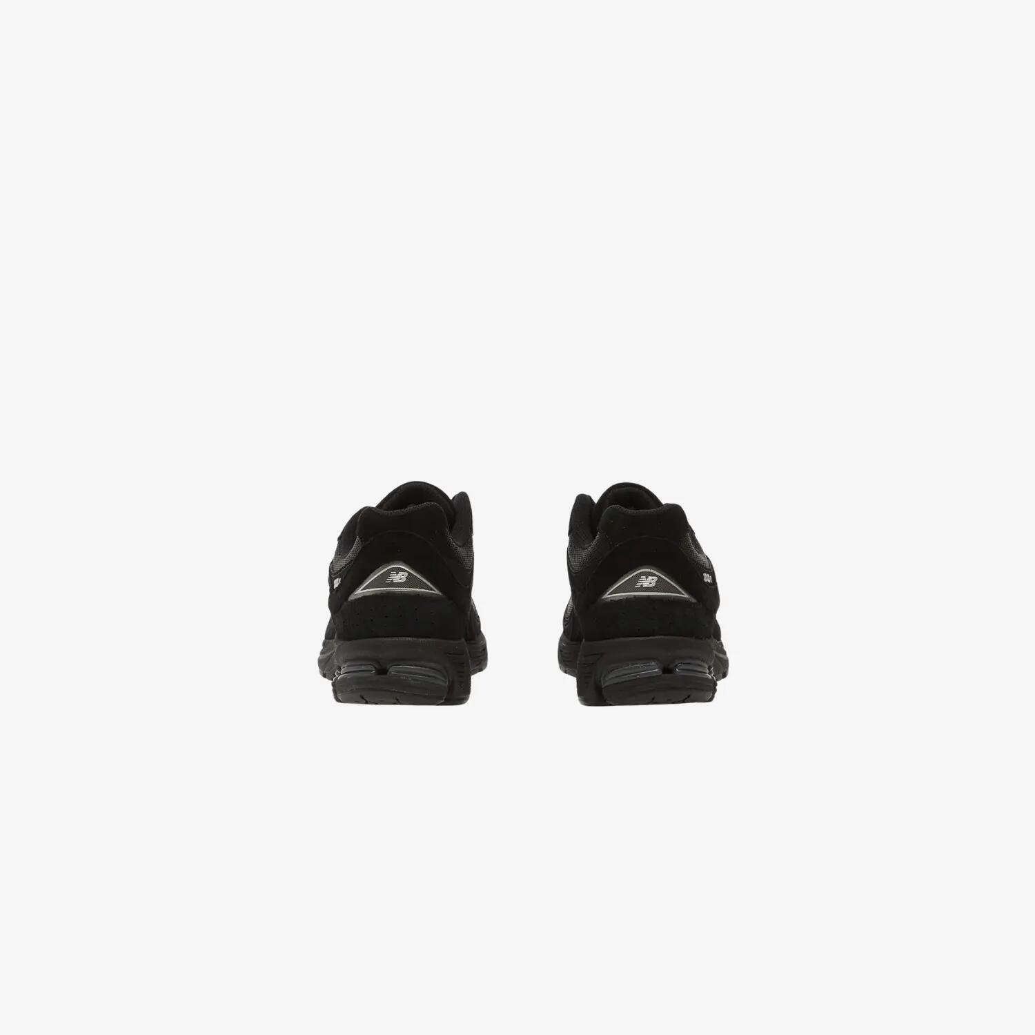 1282 New Balance U 2002R Essentiali raffinati sneaker unisex per il tempo libero 4/5