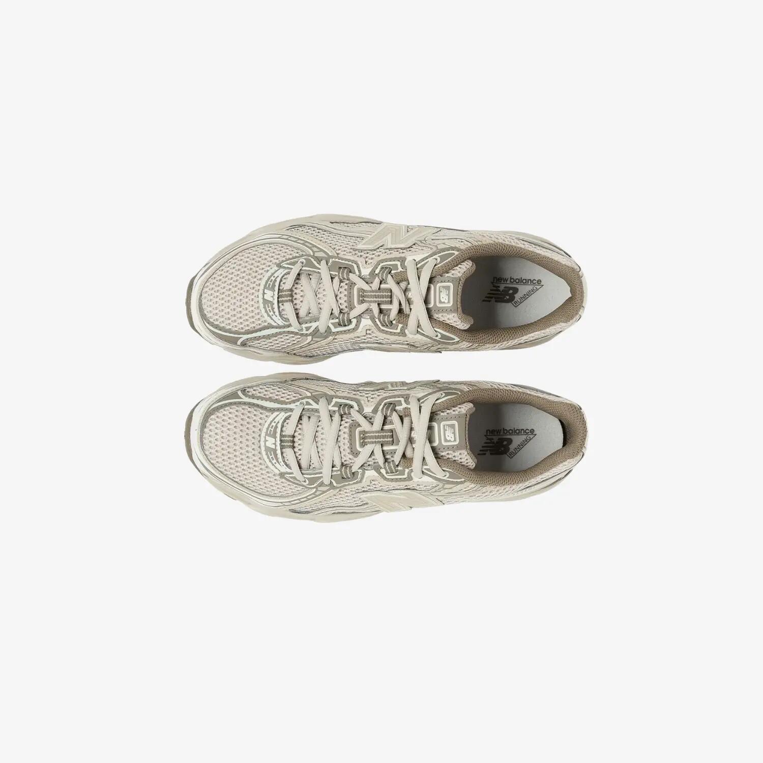 Zapatillas New Balance modelo U740AS2 para mujer 3/5