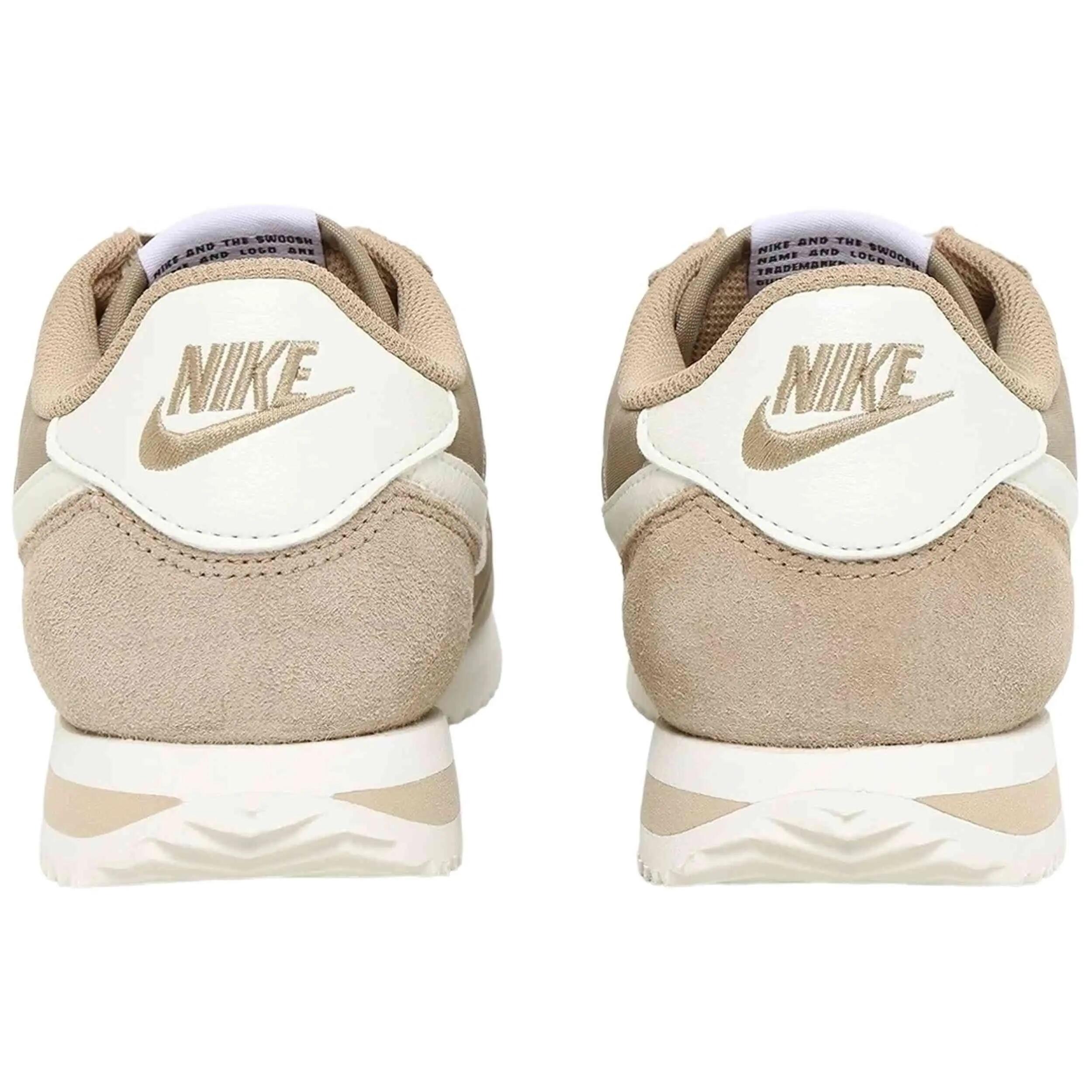 Zapatillas Nike modelo Cortez "British Khaki Black" para mujer 3/5